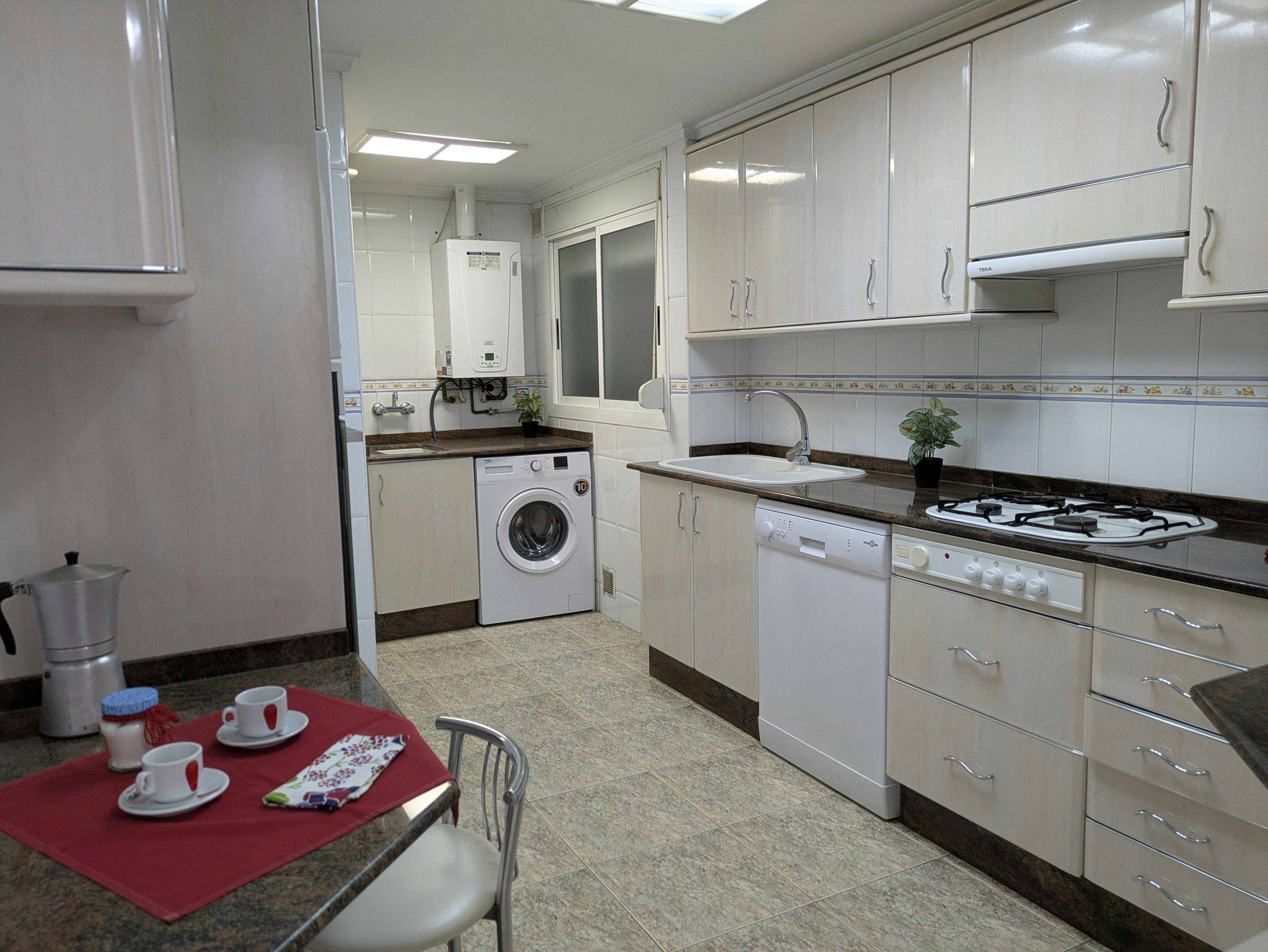 Single room Valencia, 1 bed, 17m² — photo 5