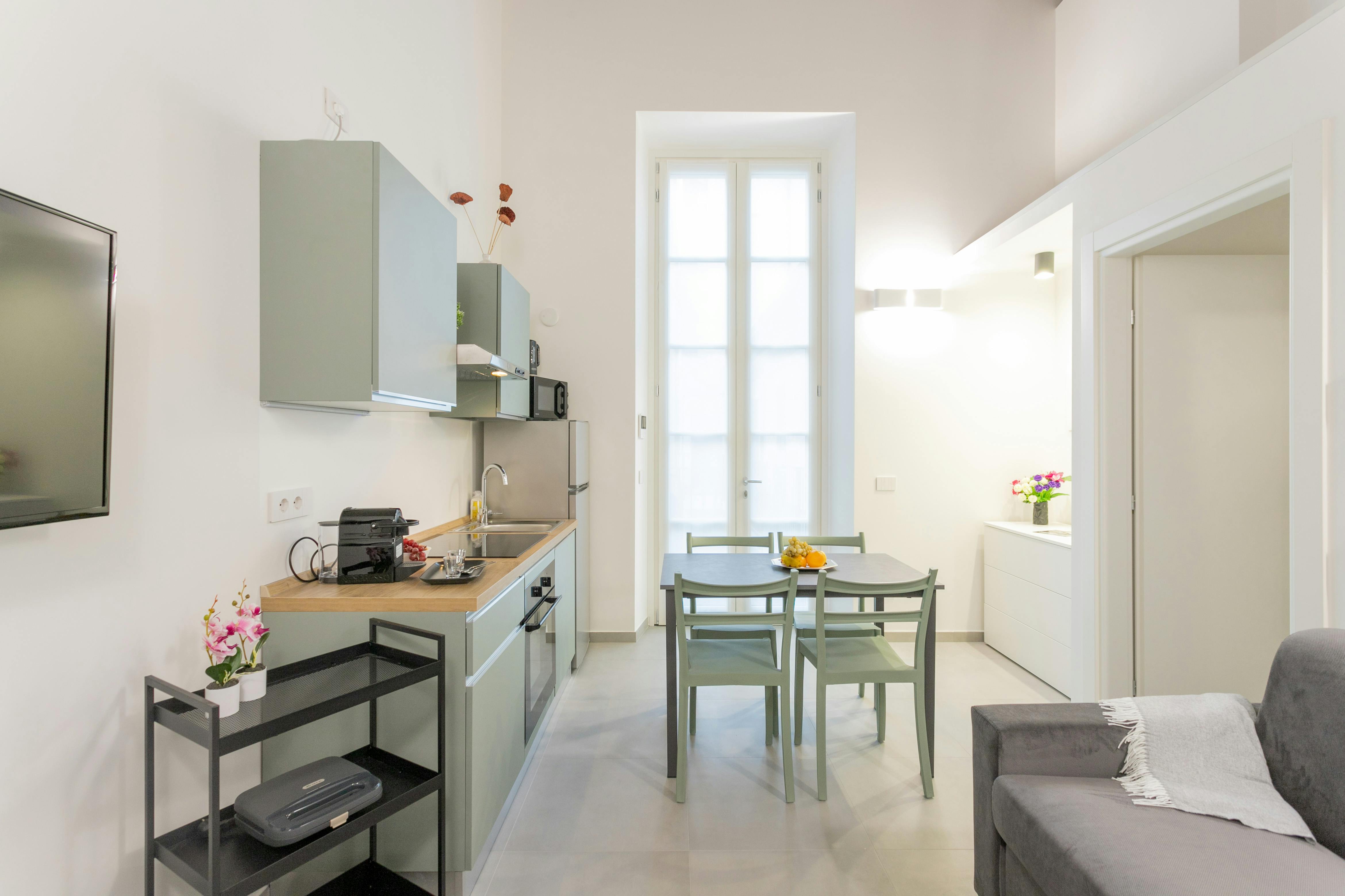 Apartment for rent for €1,600 per month in Como, Via Alessandro Volta