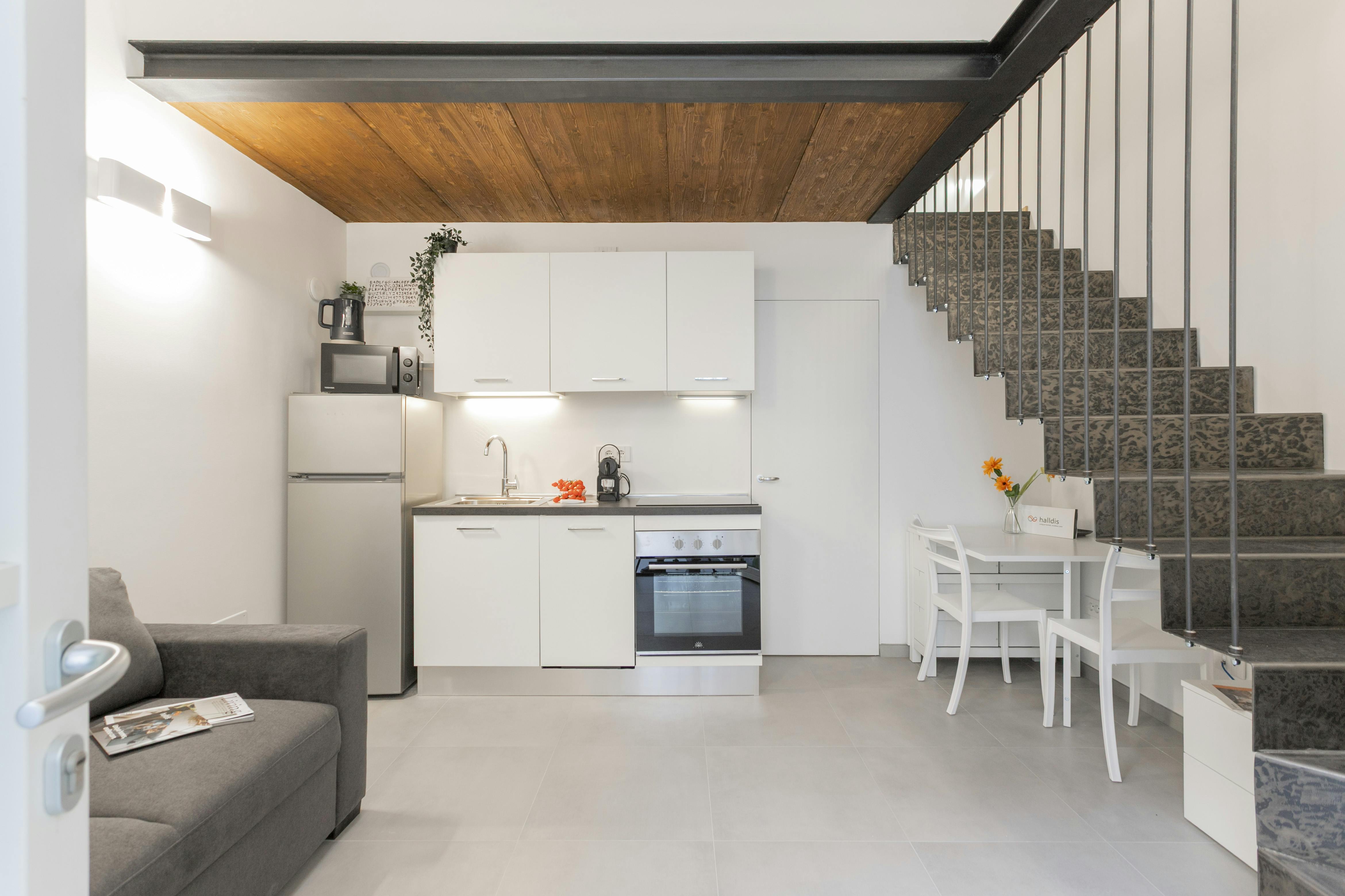 Studio for rent for €1,500 per month in Como, Via Alessandro Volta