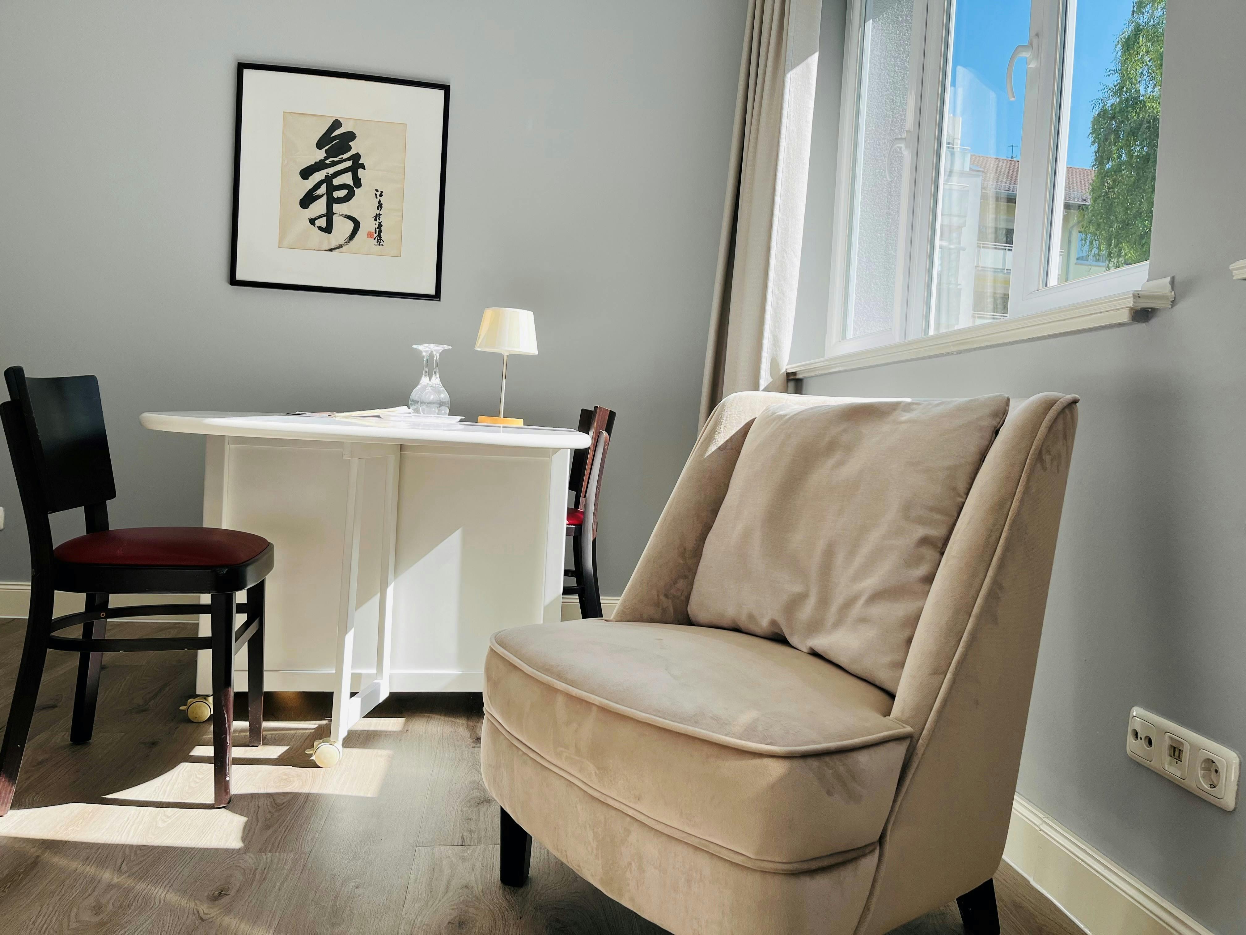 Studio for rent for €1,400 per month in Frankfurt am Main, Feuerbachstraße