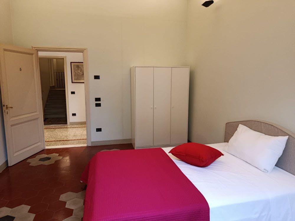 Single room Florence, 1 bed — photo 9