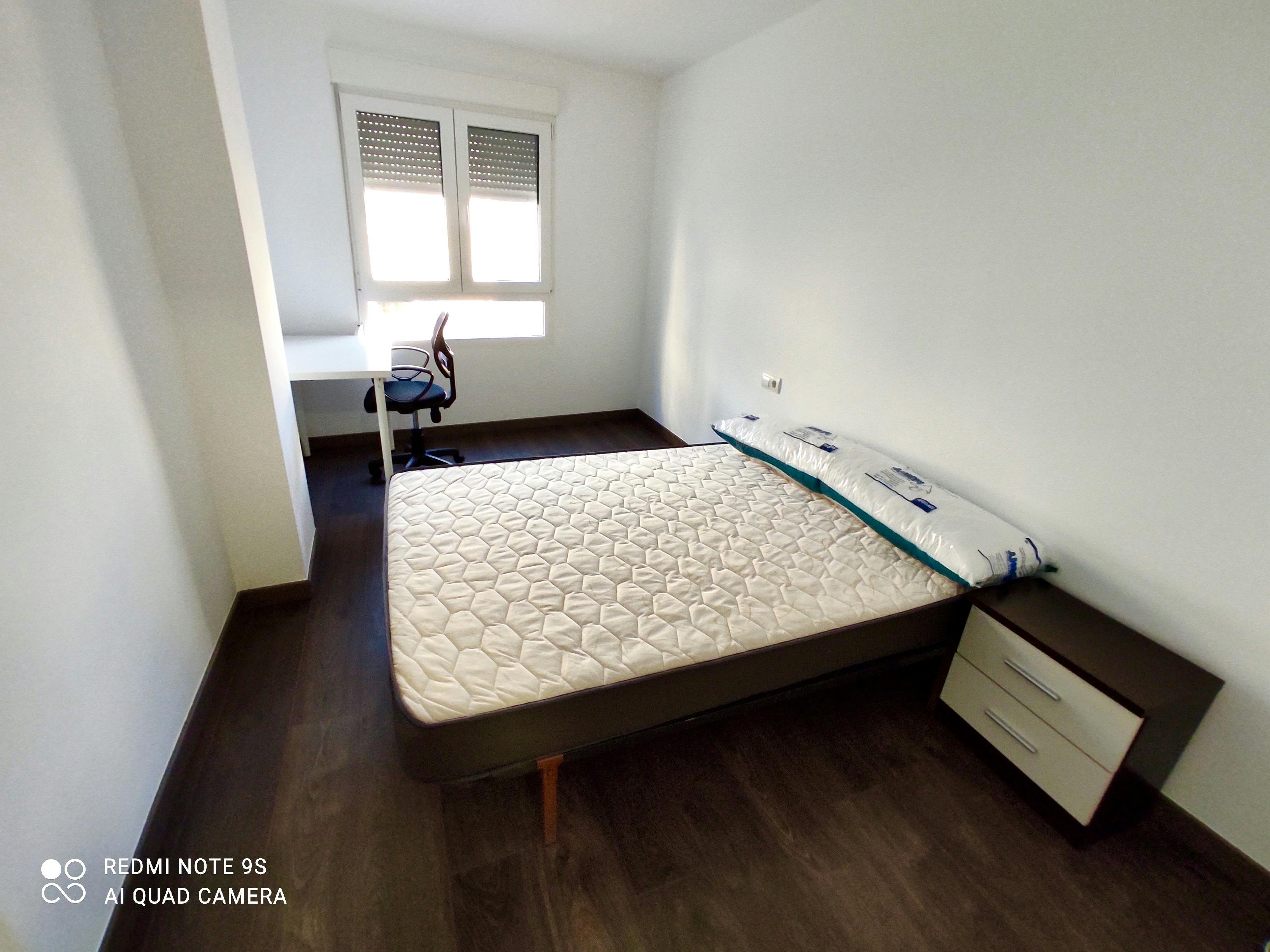 Private room for rent for €320 per month in Castelló de la Plana, Carrer Tarragona