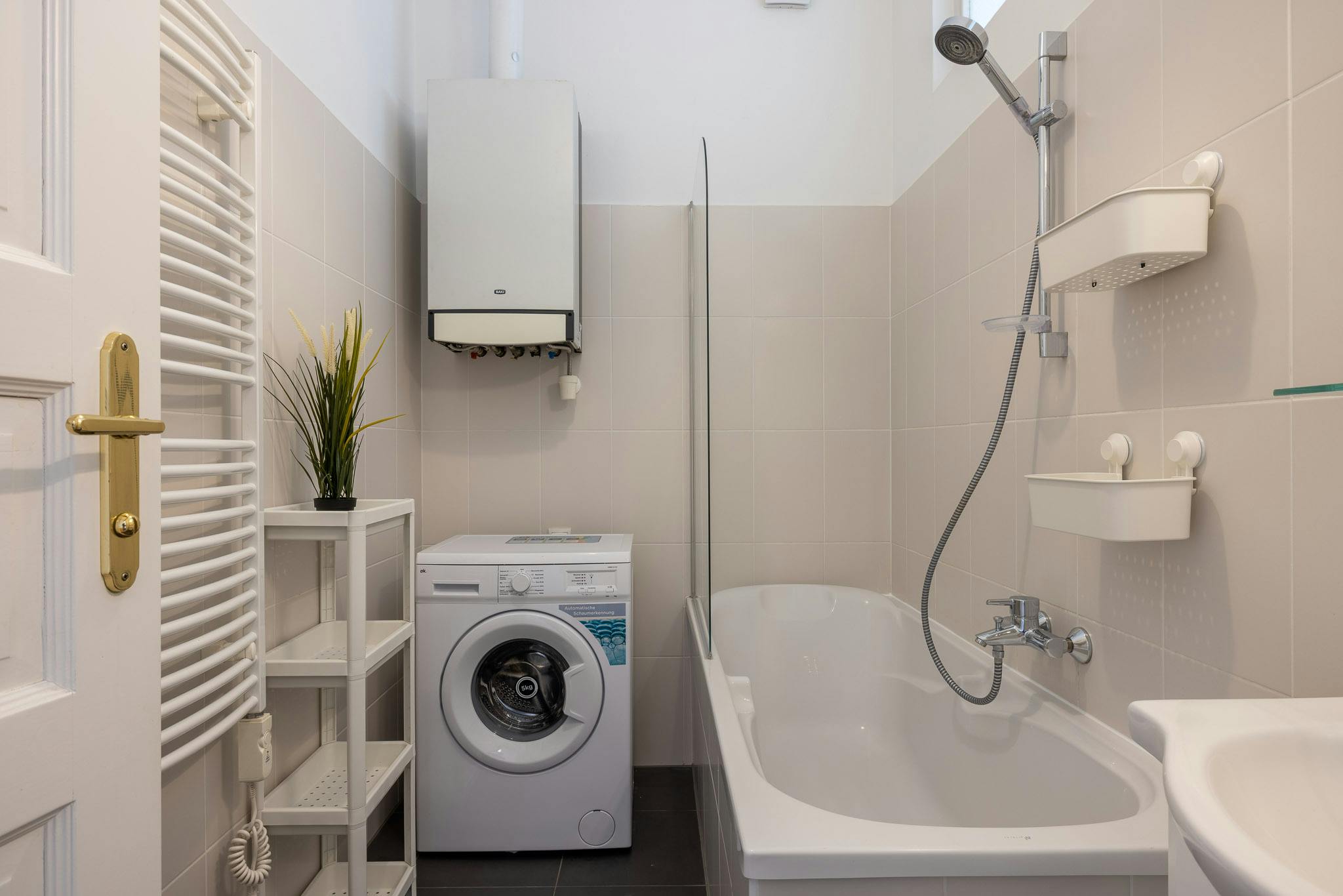Double room Vienna, 1 bed, 9m² — photo 2