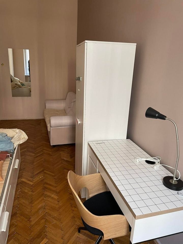 Izabella utca, Budapest preview