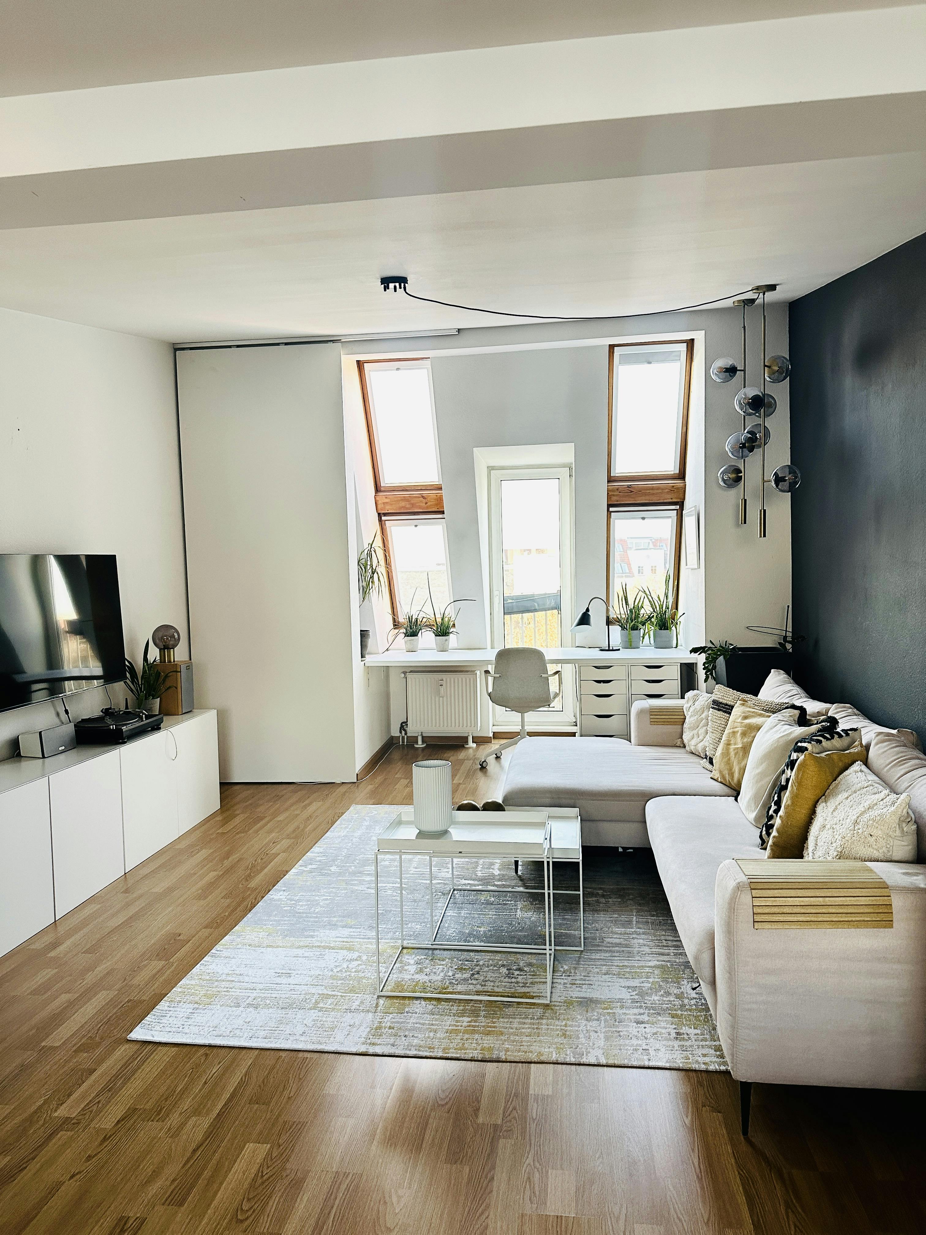 Apartment for rent for €1,699 per month in Berlin, Mierendorffplatz