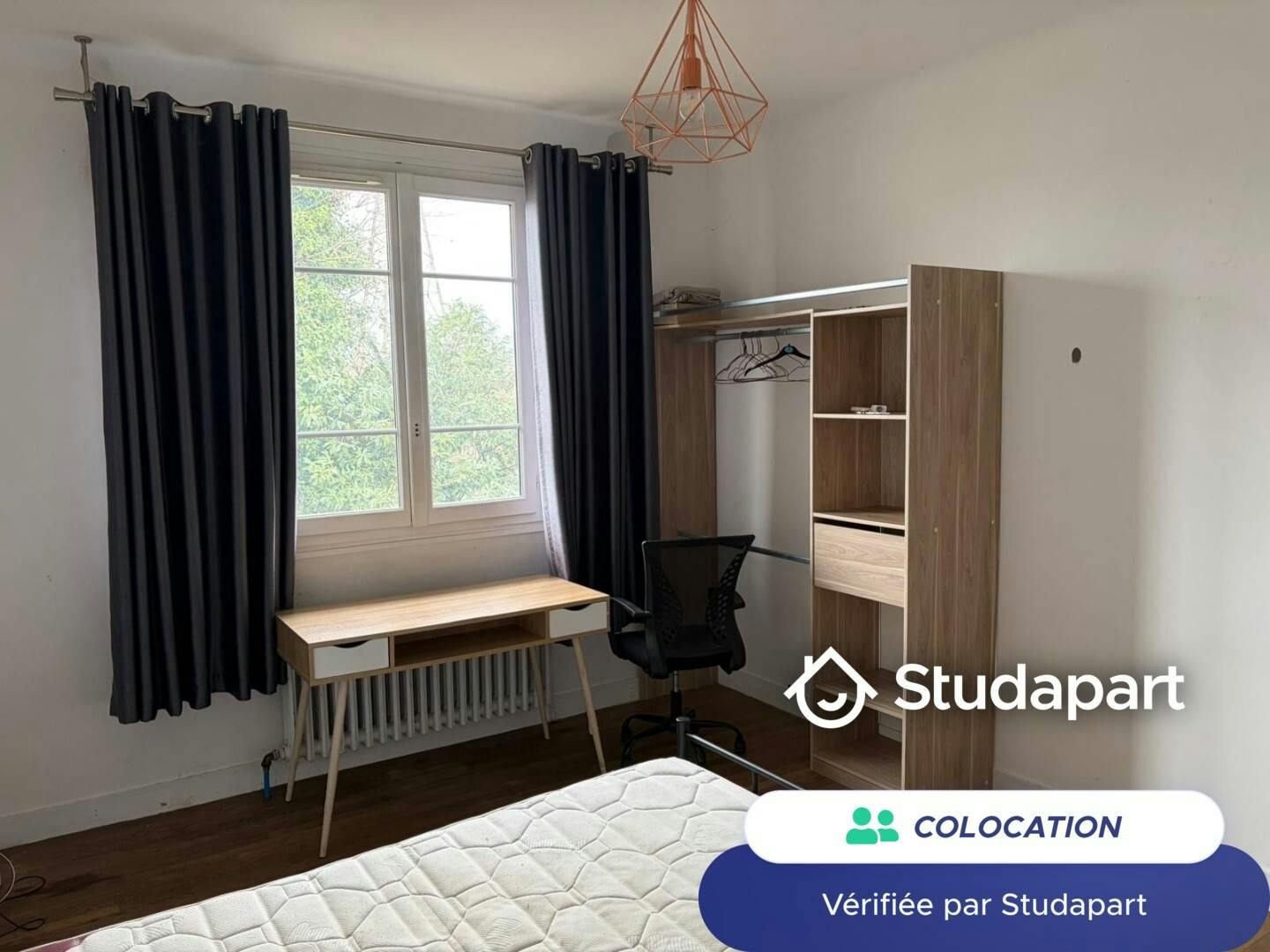 Private room for rent for €690 per month in Palaiseau, Impasse de la Cerisaie