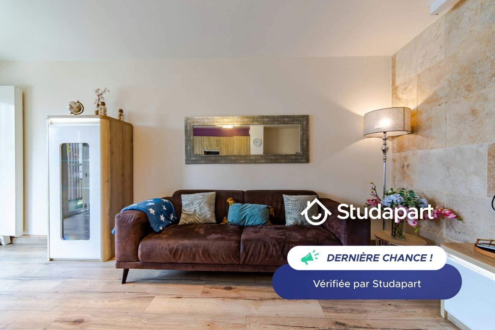 Apartment for rent for €2,750 per month in Nanterre, Rue des Primevères