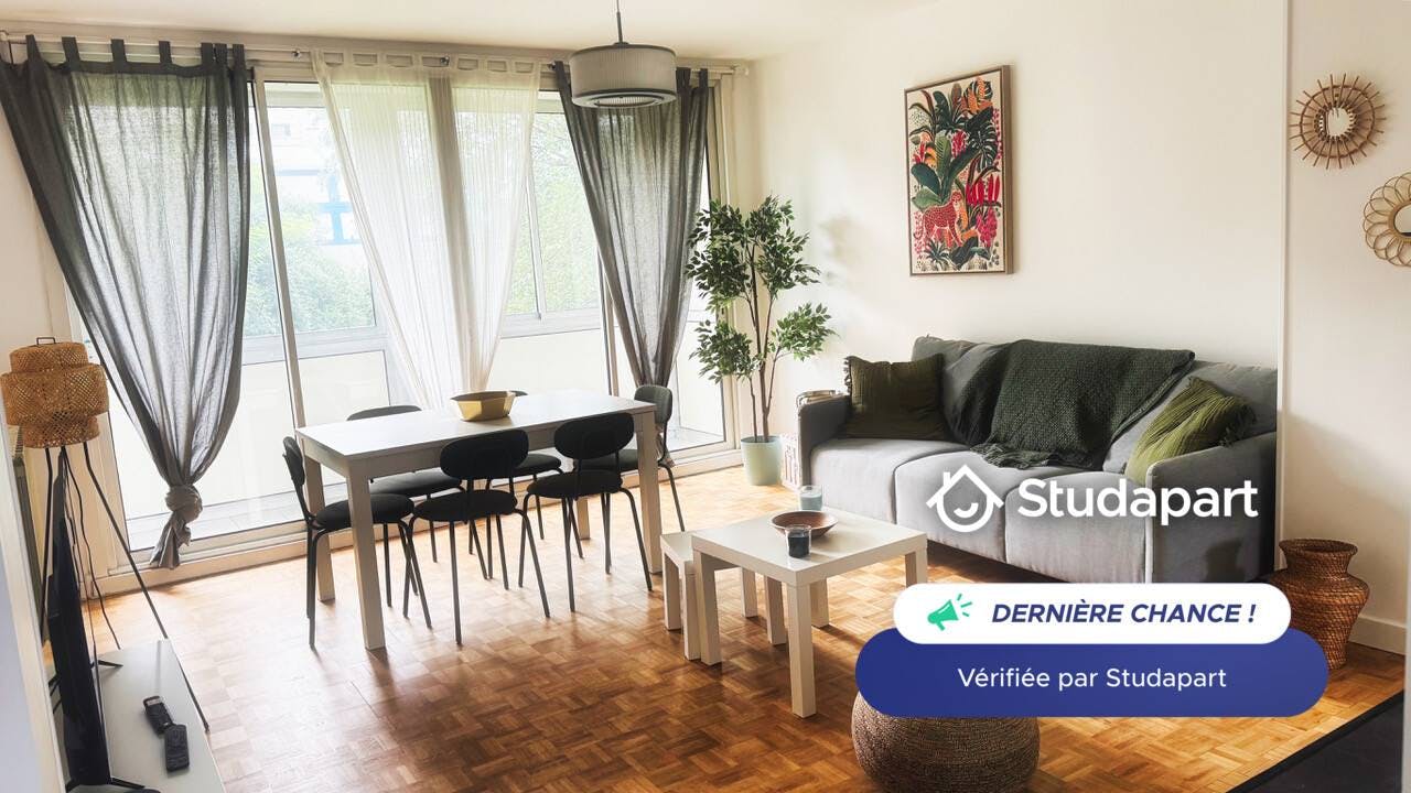 Apartment for rent for €1,495 per month in Eybens, Rue Victor Hugo