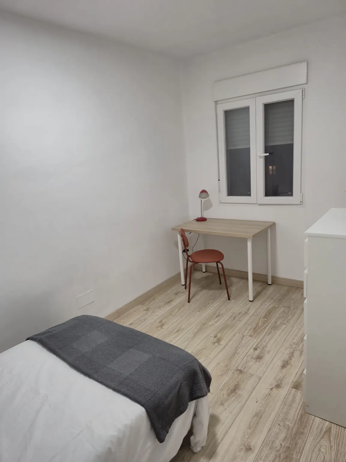 Plaça de Roncesvalles, Valencia preview