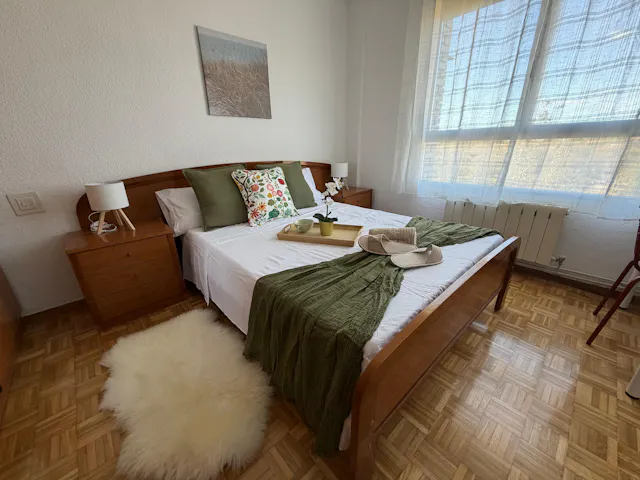 Private room in Calle de la Codorniz, Madrid (1672731) room image 1
