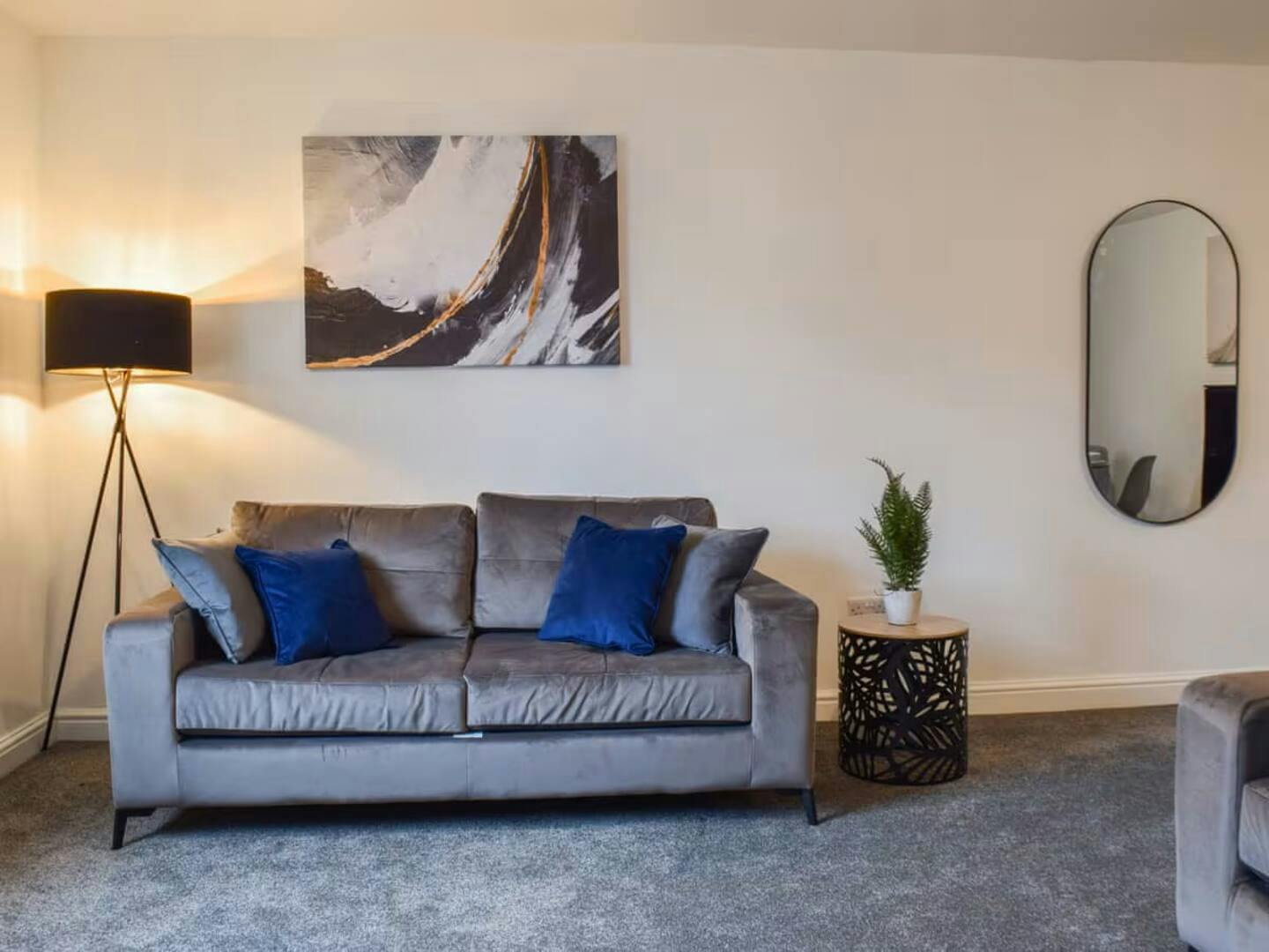 Apartment for rent for £3,350 per month in Huddersfield, Saint John's Avenue