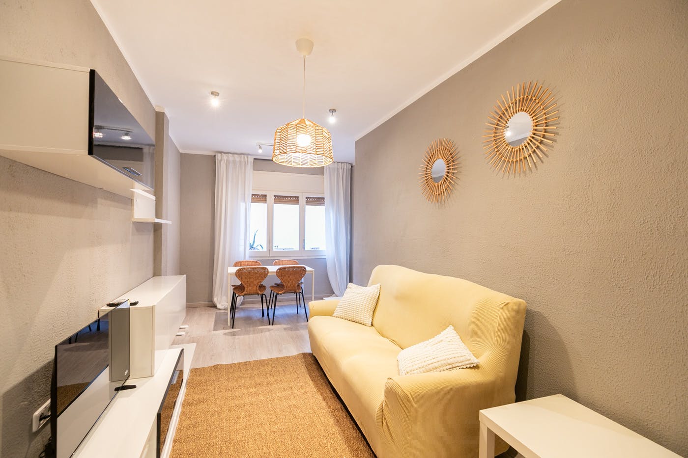Apartment for rent for €1,090 per month in Barcelona, Carrer de Pavia