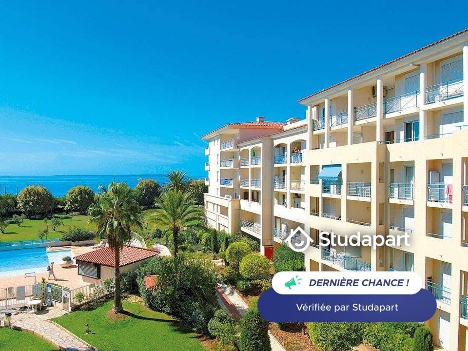 Apartment for rent on Avenue de Cannes, Antibes