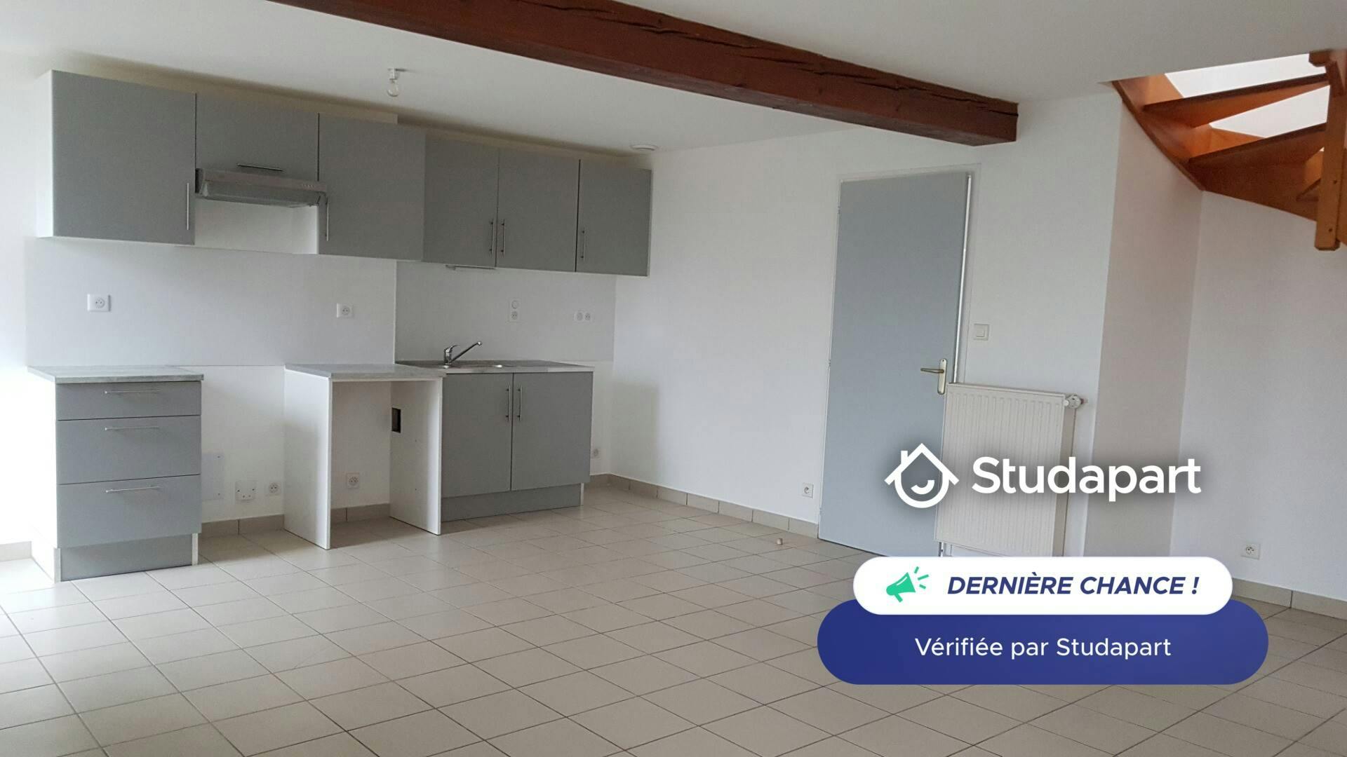 Дом сдается в аренду за 780 € в месяц в La Regrippière, Place Saint-Joseph