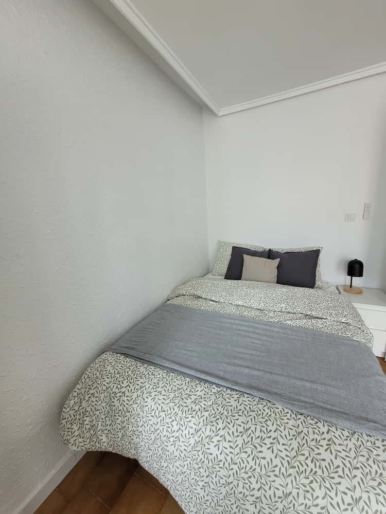 Single room Torrent, 1 bed, 10m² — photo 8