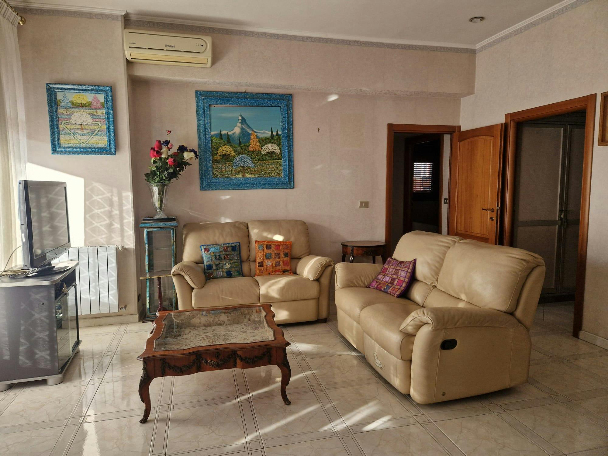 Apartment for rent for €2,400 per month in Rome, Via Baldo degli Ubaldi