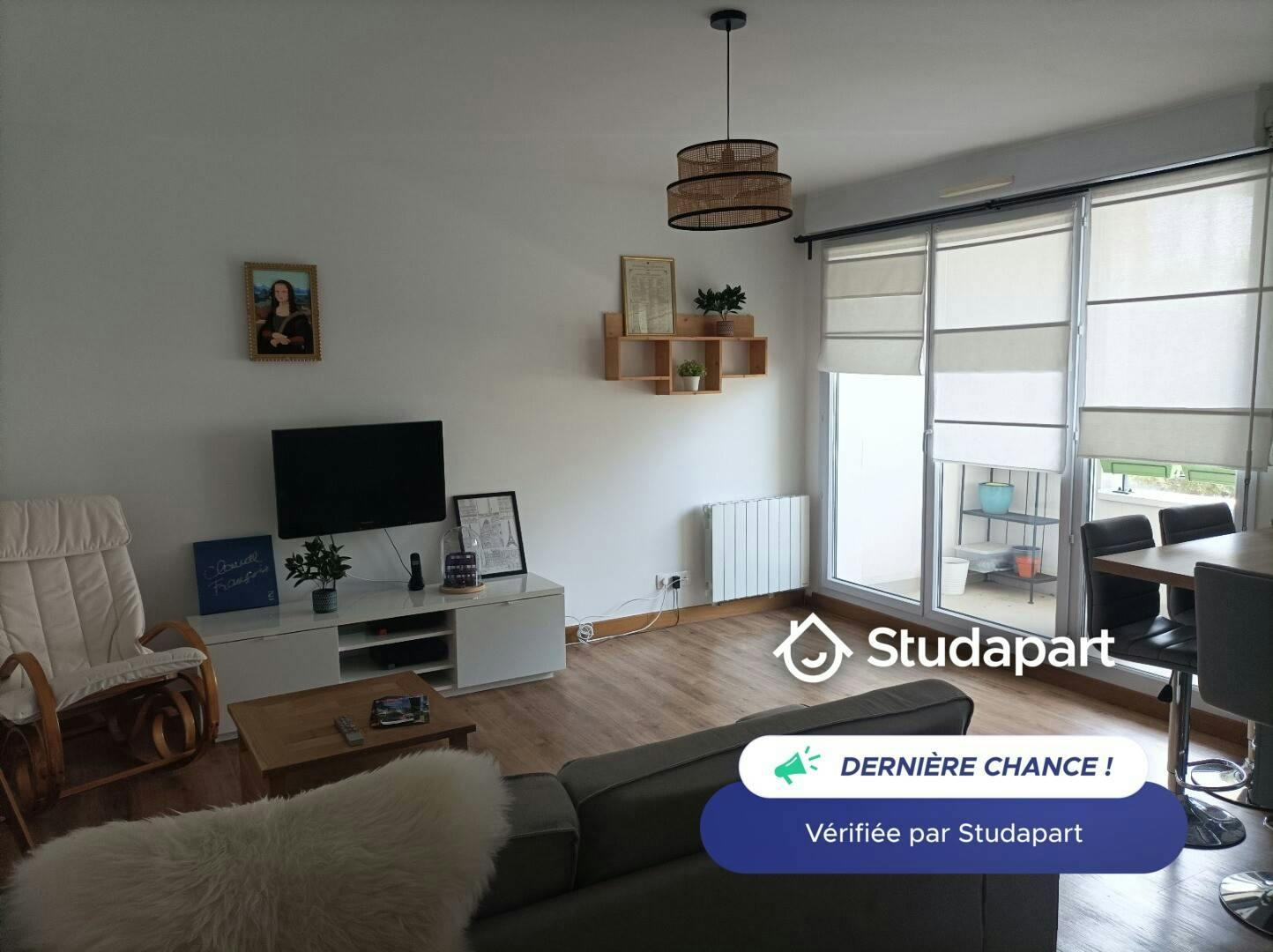 Mieszkanie do wynajęcia za 1000 € miesięcznie w mieście Tours, Rue Olivier Debré