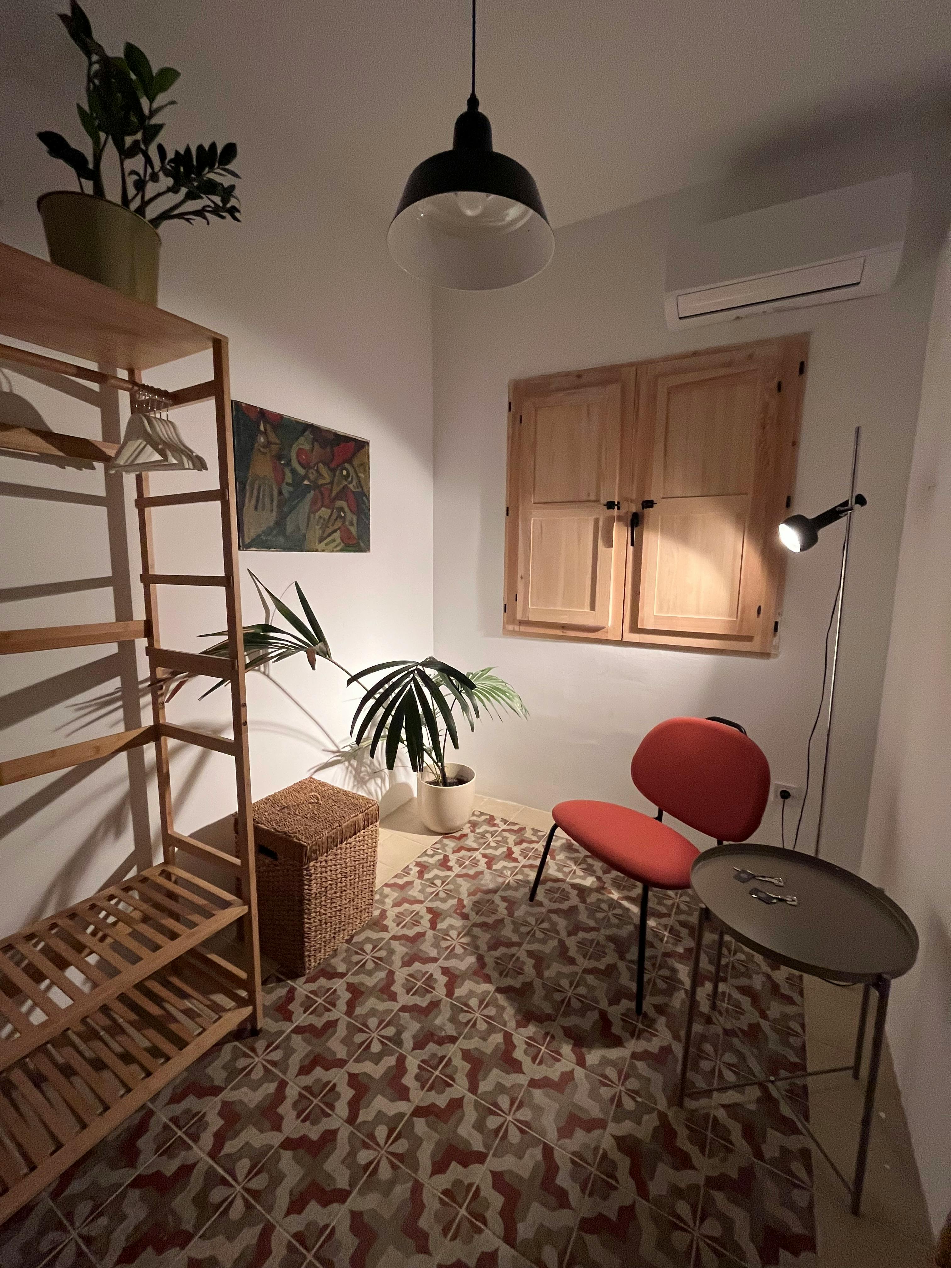Single room Valencia, 1 bed, 18m² — photo 4