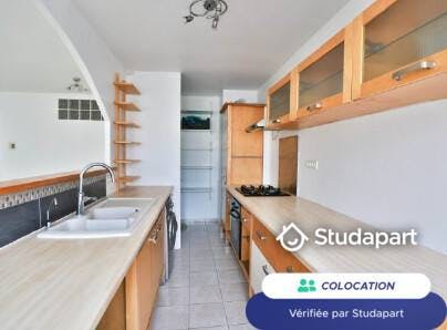 Private room for rent for €590 per month in Noisy-le-Grand, Allée de la Noiseraie