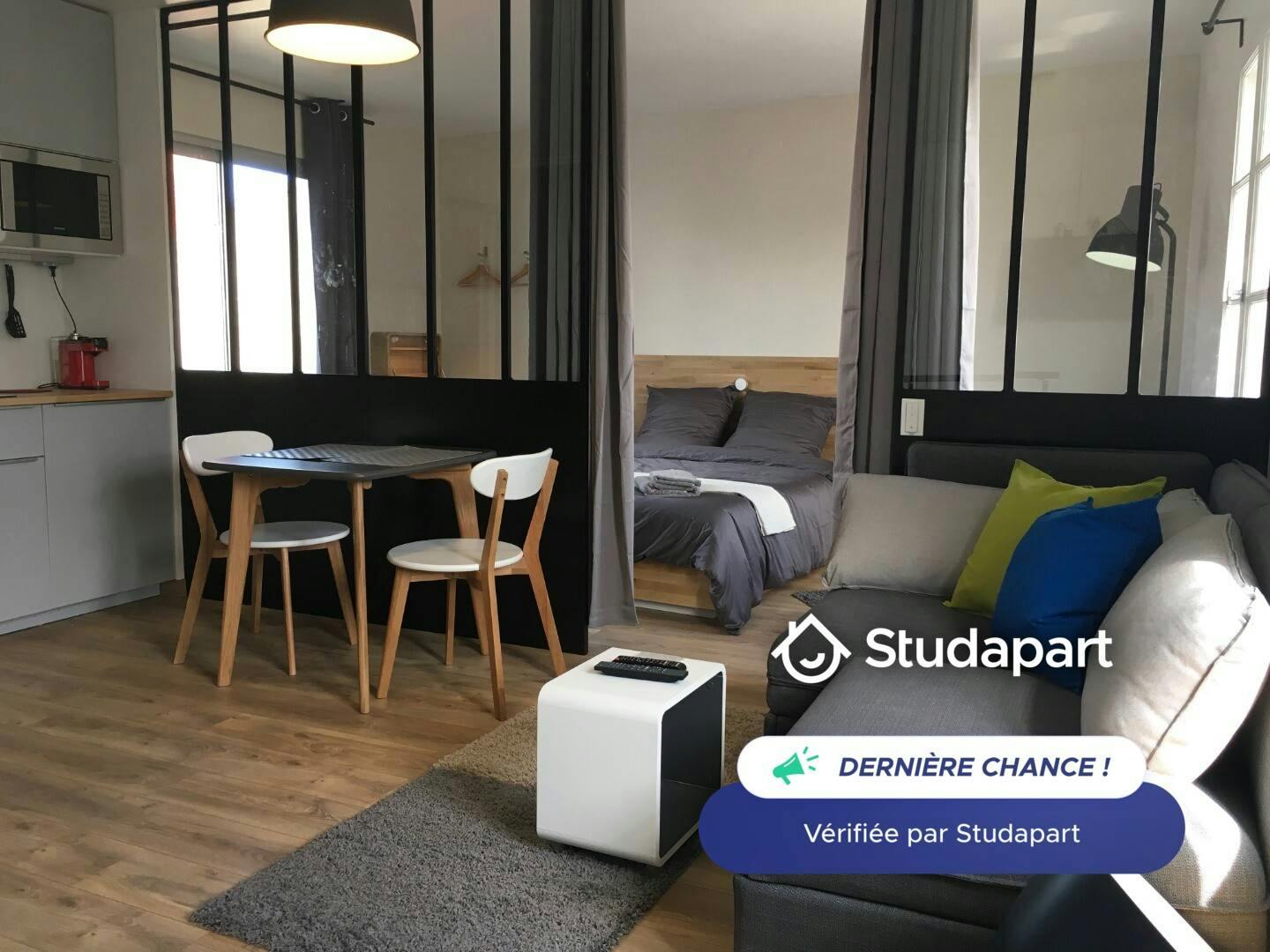 Lägenhet att hyra för 880 € i månaden i La Rochelle, Rue des Dames