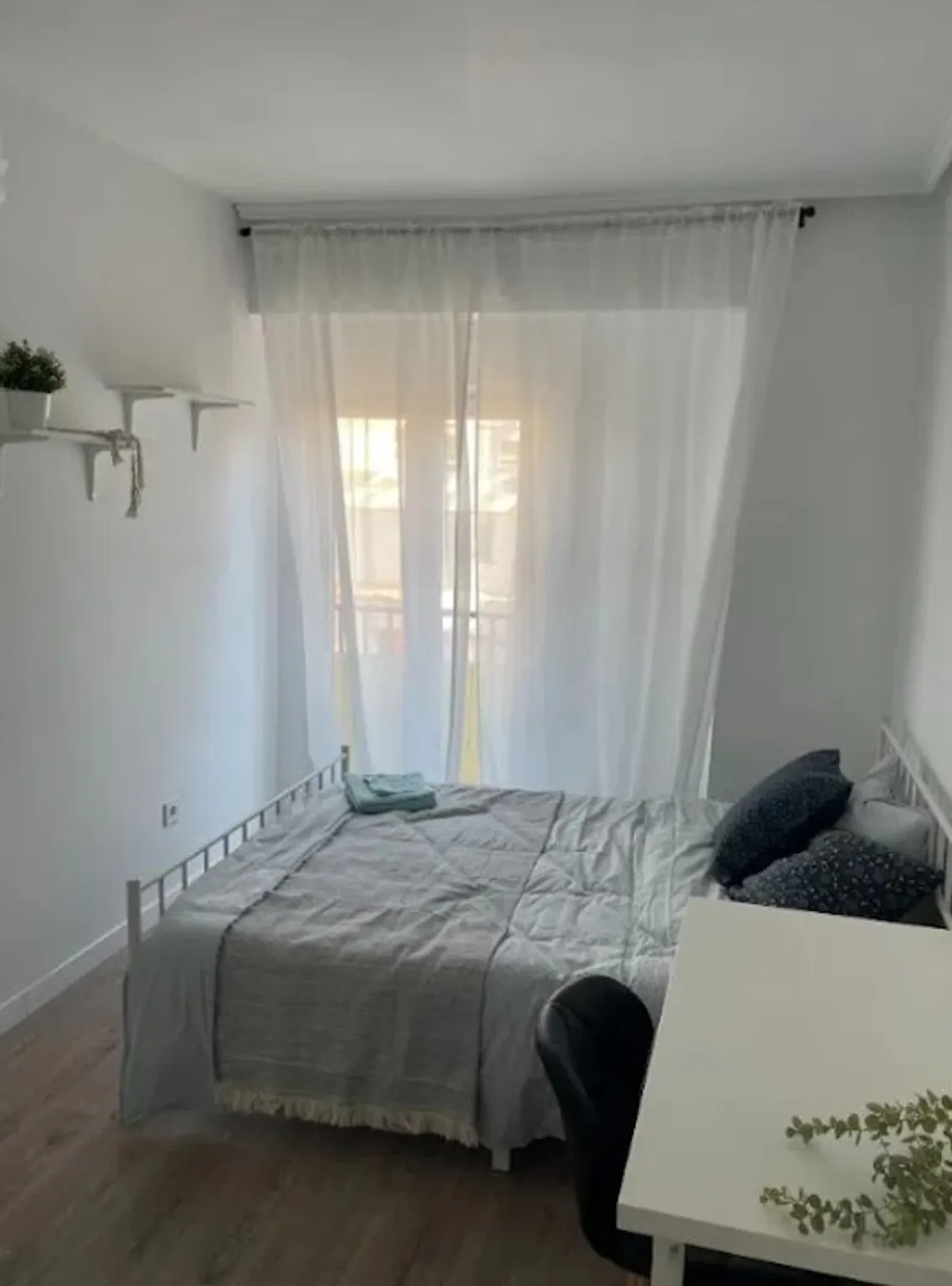 Carrer del Poeta Alberola, Valencia - in Valencia