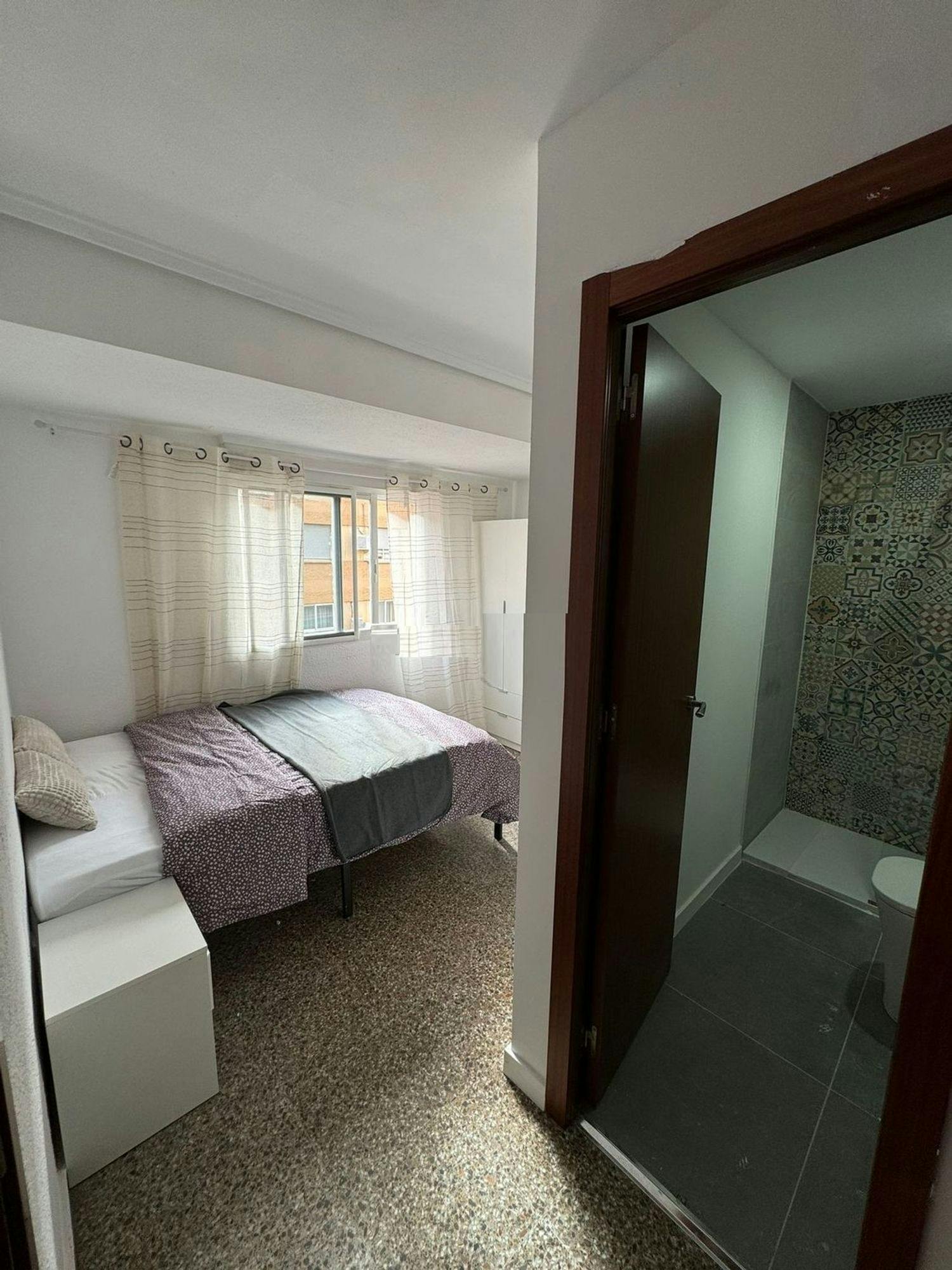 Carrer de Pere Cabanes, Valencia preview