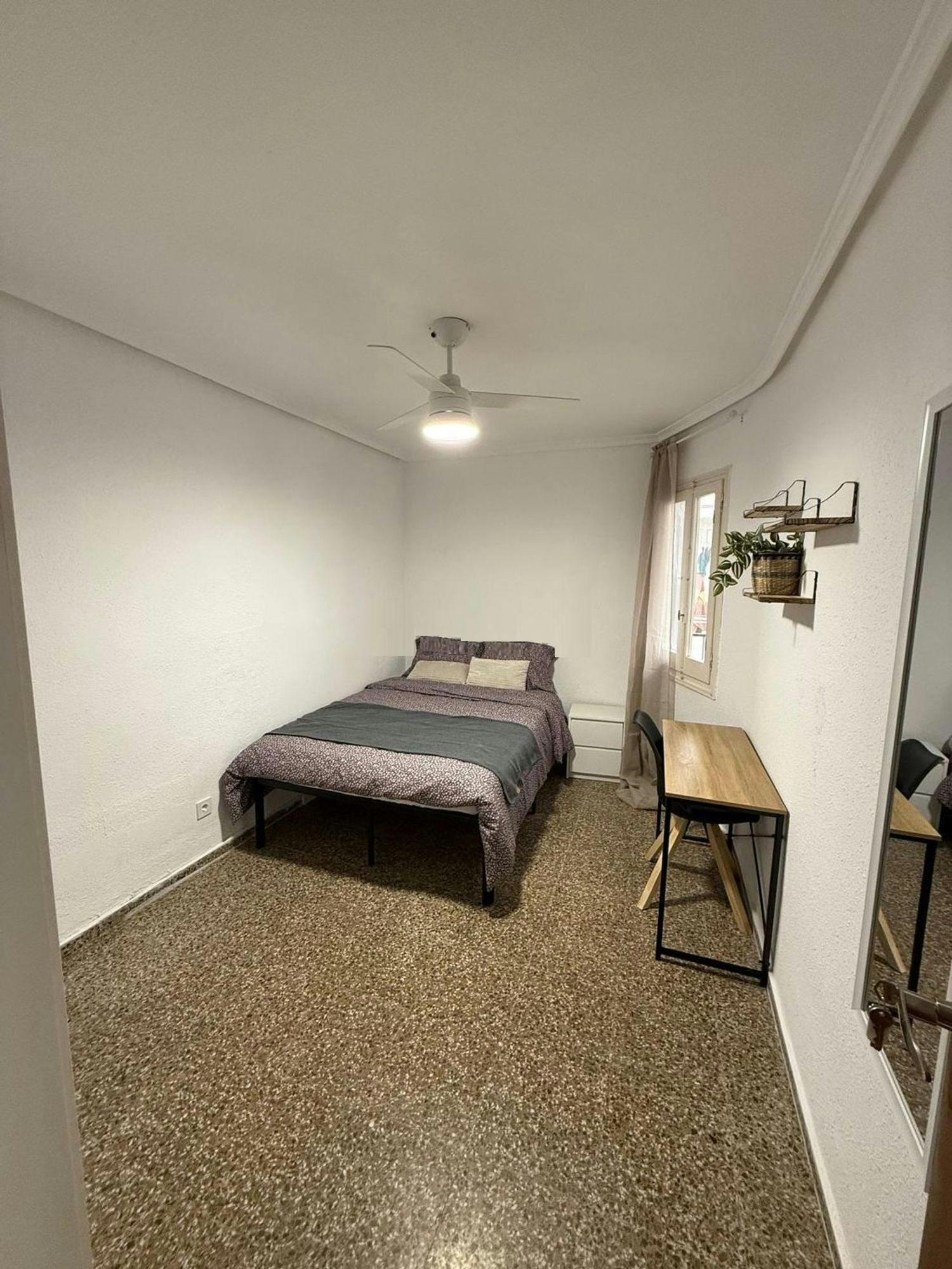 Carrer de Pere Cabanes, Valencia Valencia