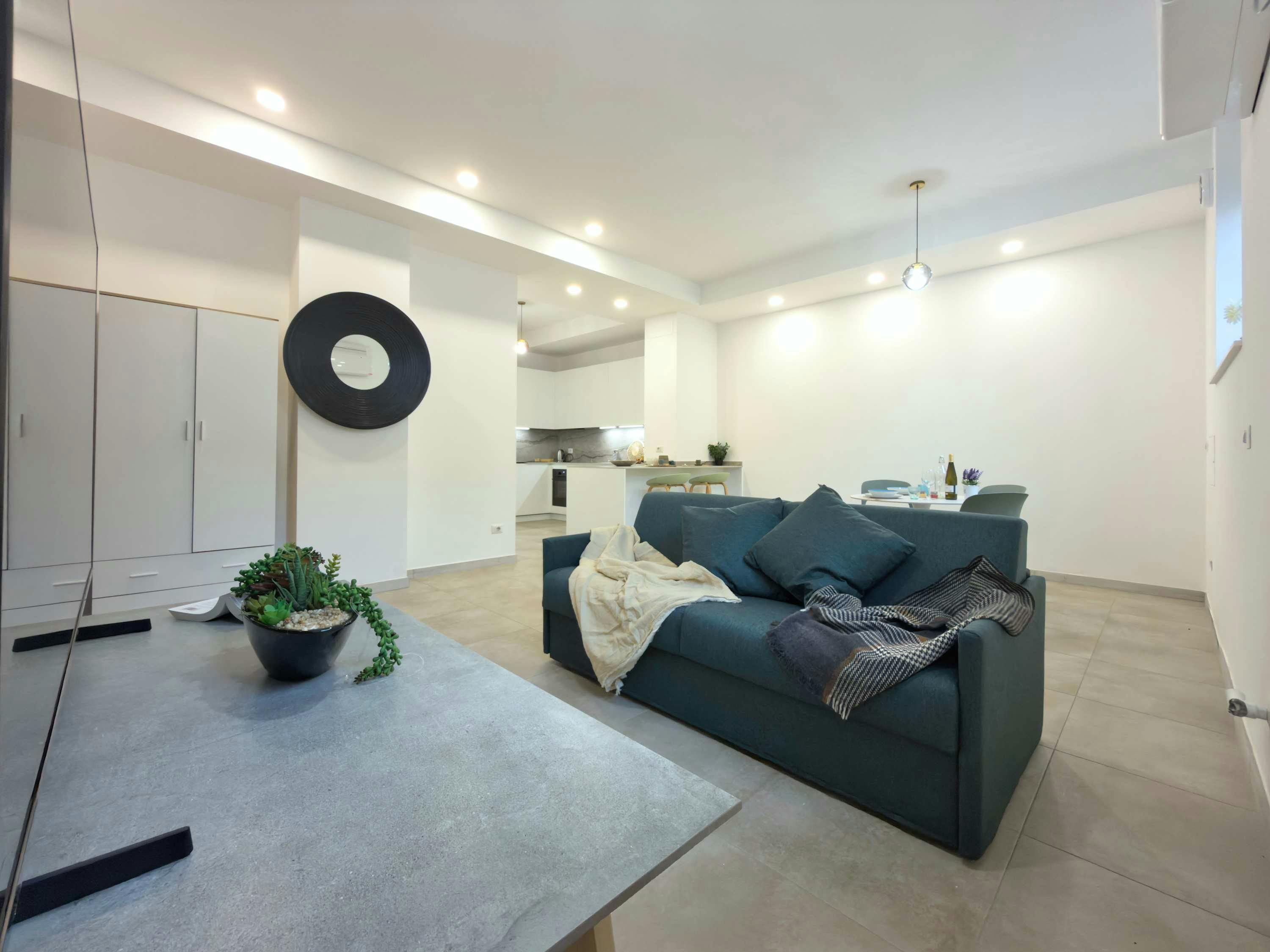 Appartement te huur voor € 1.500 per maand in Milan, Via Privata Grado