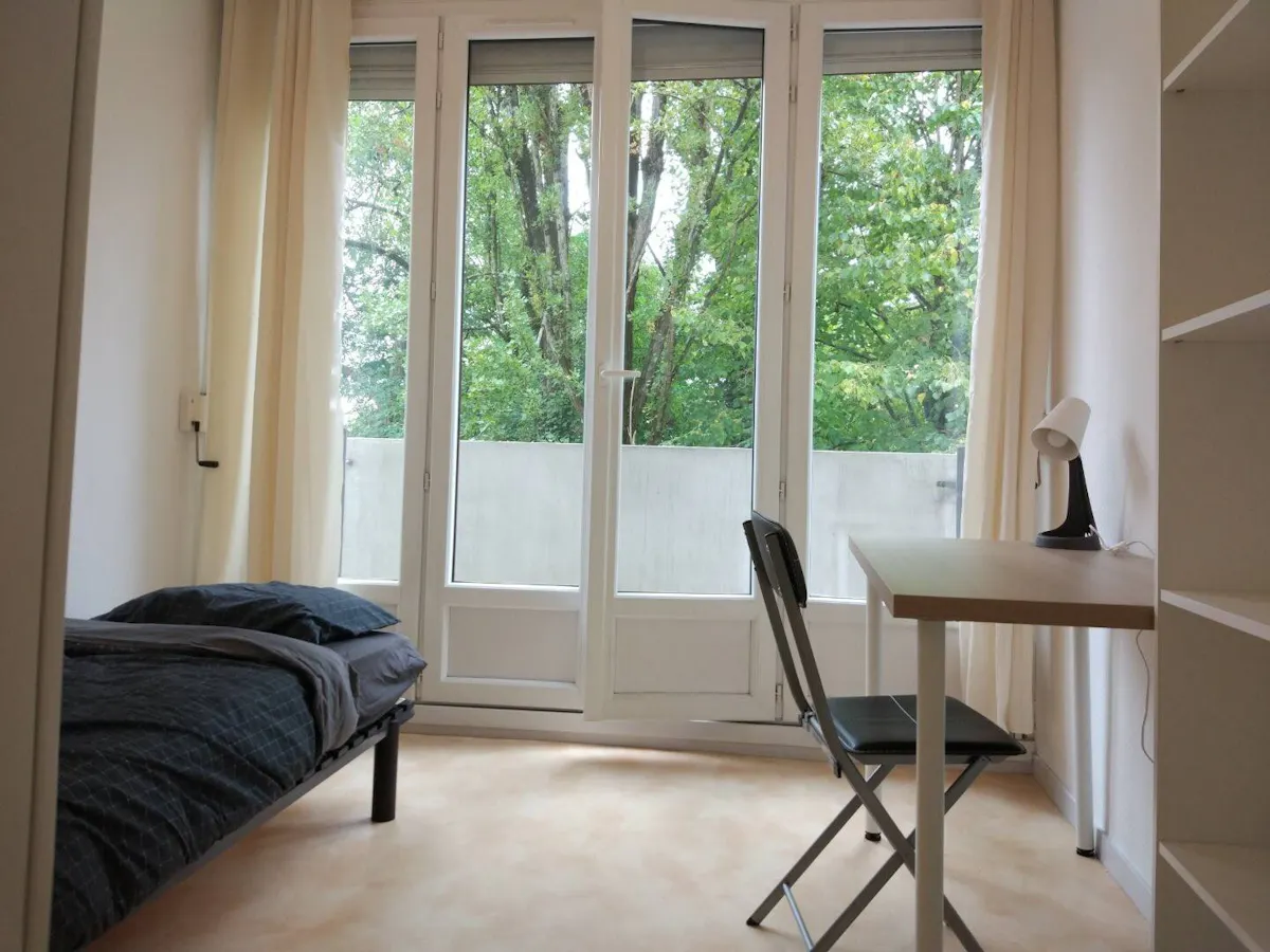 4-Bedroom Apartment in Boulevard Robert Schuman, Nantes (1673350) ROOM