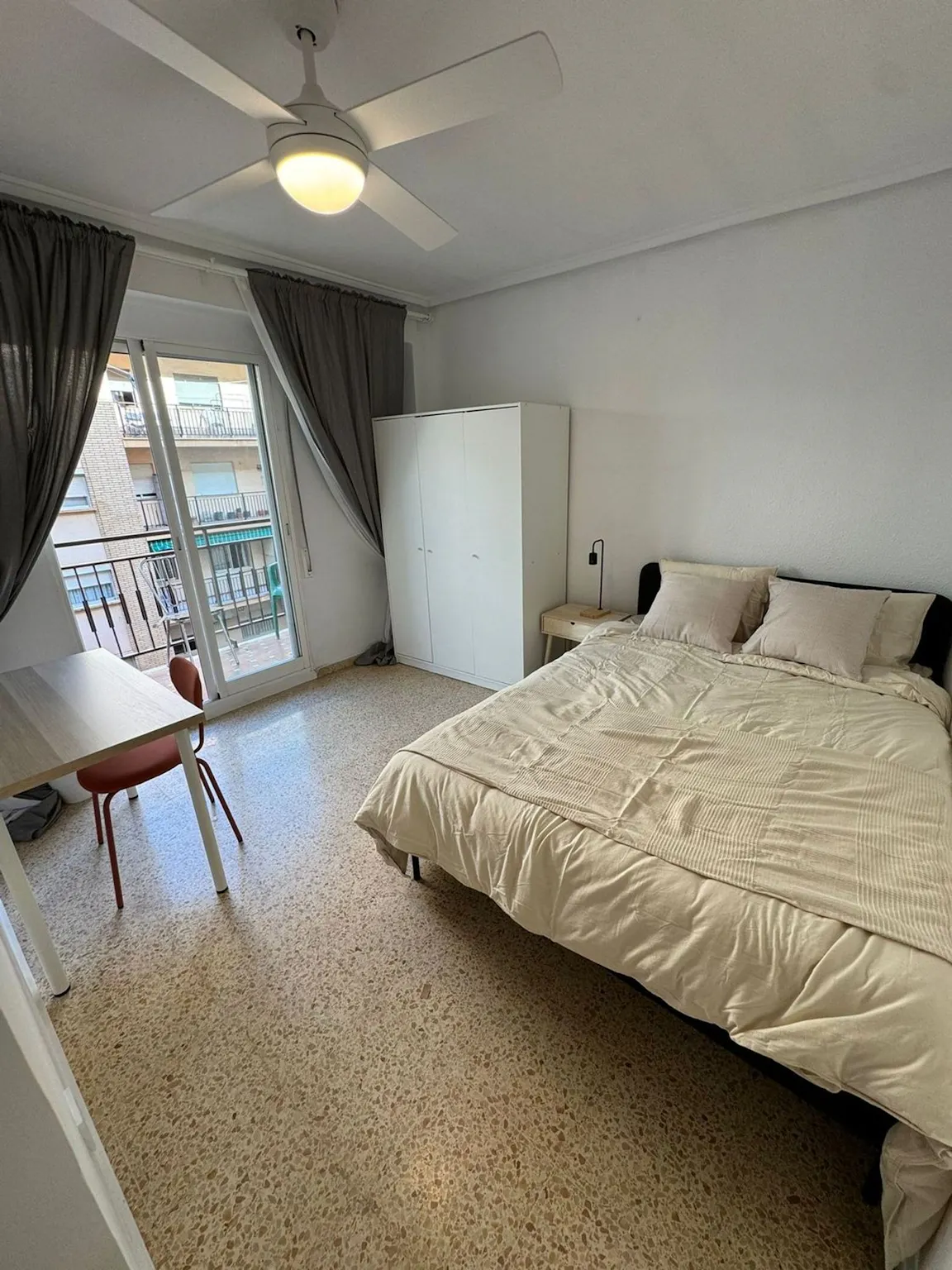 Carrer de Pere Cabanes, Valencia preview