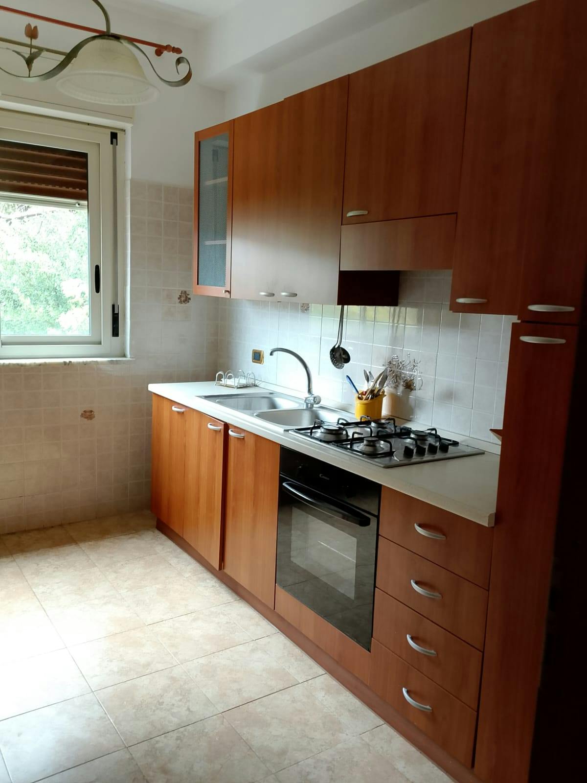 Lägenhet att hyra för 700 € i månaden i Altofonte, Via Moardella