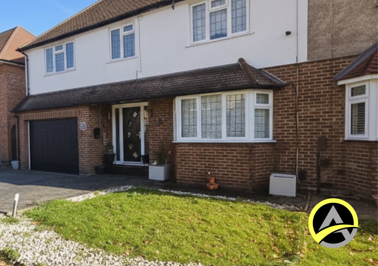 House for rent for €4,294 per month in Bromley, Kechill Gardens