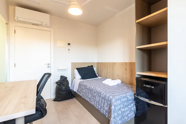 Private room in Carrer de Sant Donís, Valencia (1673688) room image 2