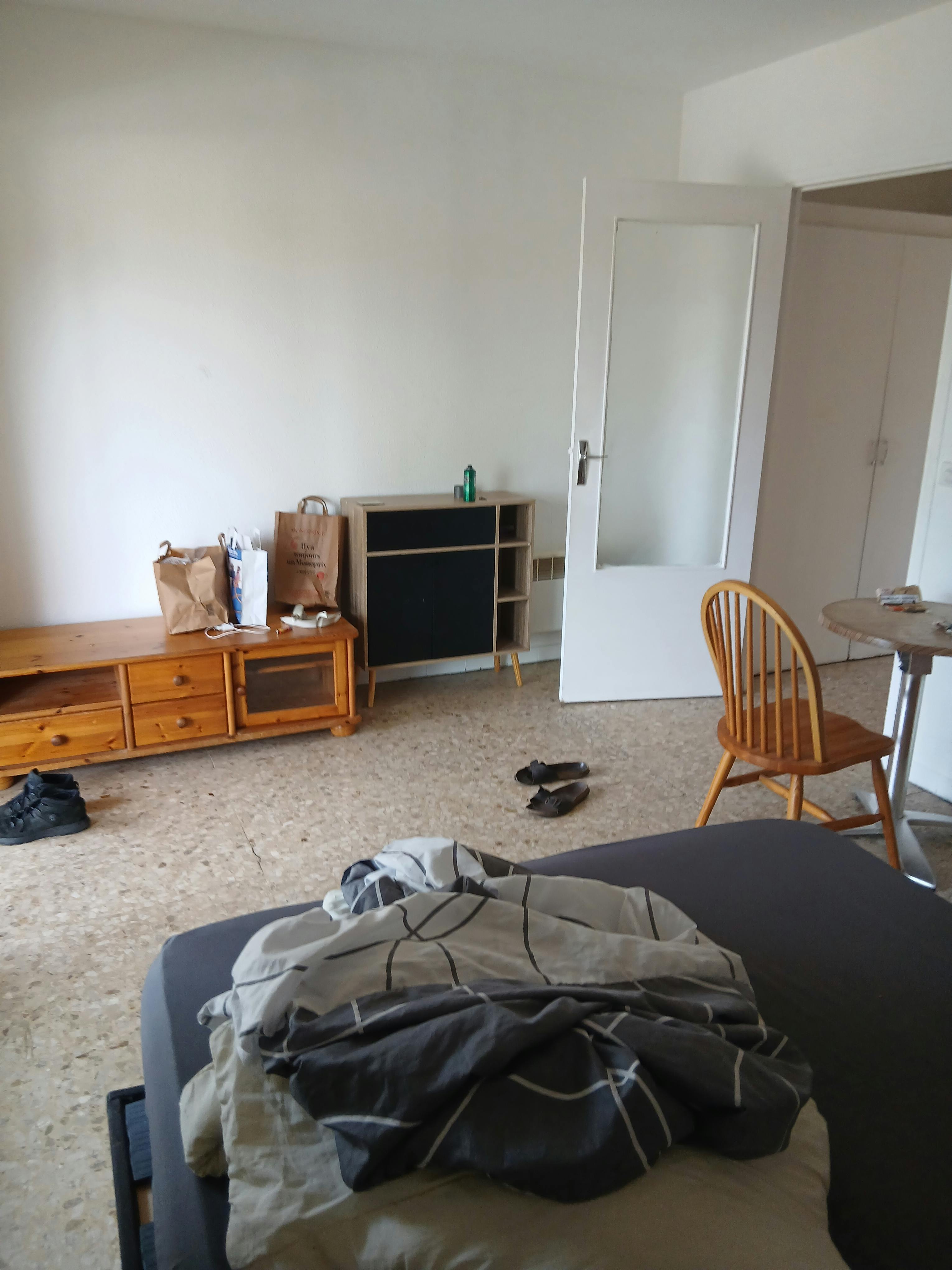 Студія за оренду для 700 EUR на місяць у Mandelieu-la-Napoule, Boulevard des Écureuils