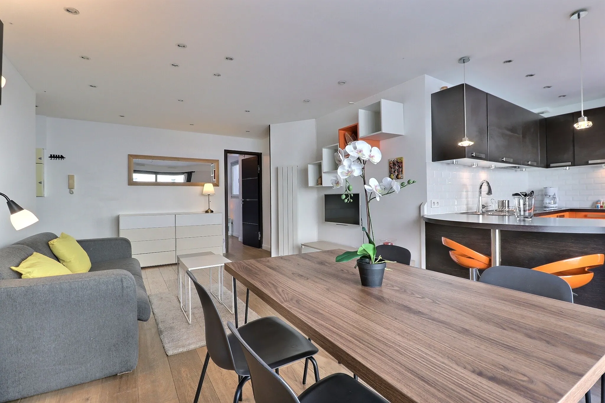 Rue de Meaux, Paris preview