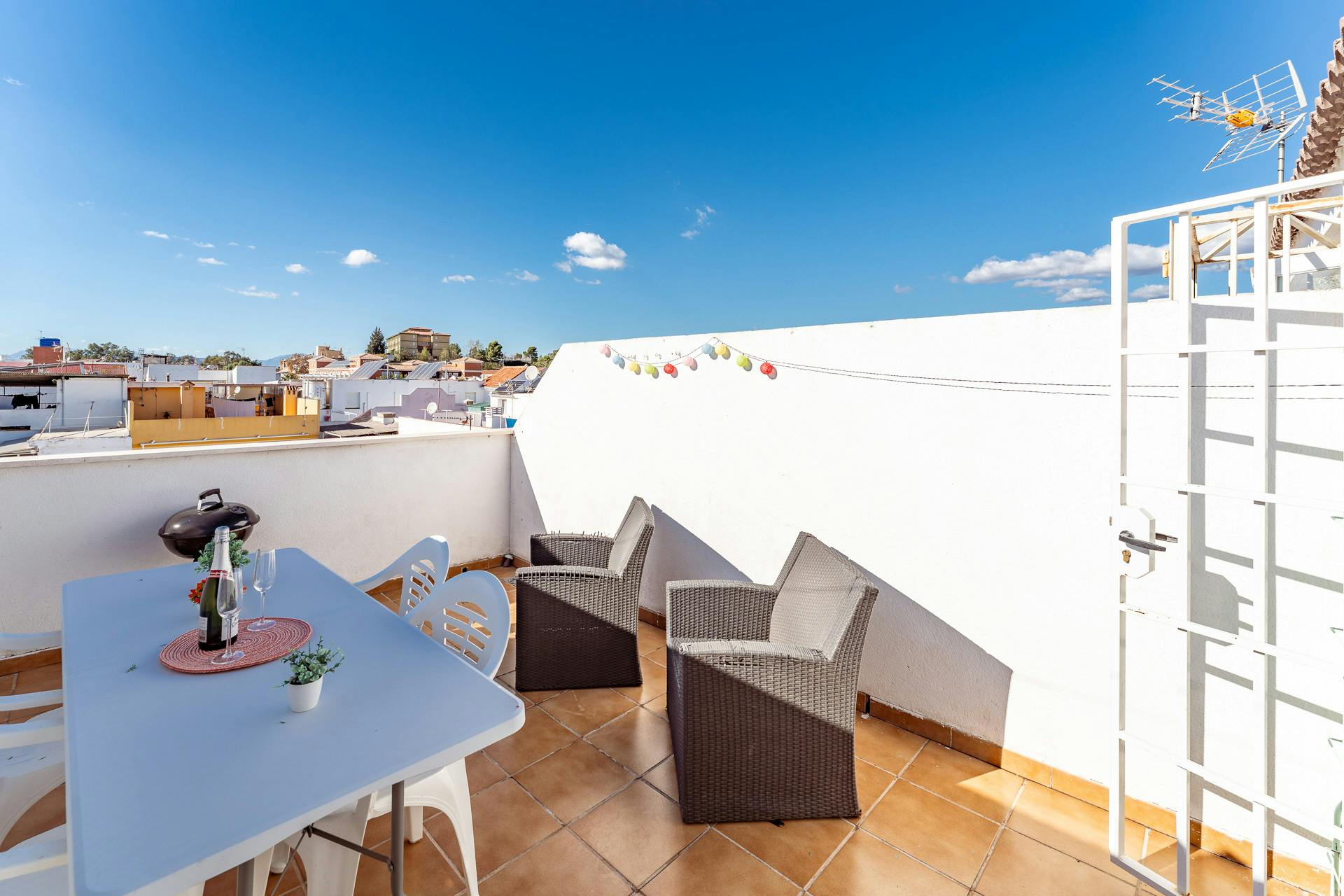 Lägenhet att hyra för 1 200 € i månaden i Málaga, Calle Sancti Espíritu