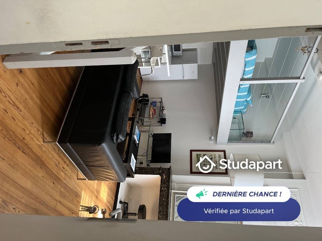 Apartment for rent for €1,150 per month in Bordeaux, Rue du Puits Descazeaux