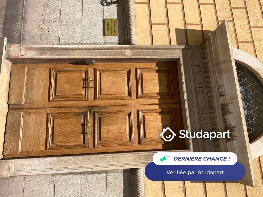 Apartment for rent for €800 per month in Antibes, Avenue Docteur Fabre