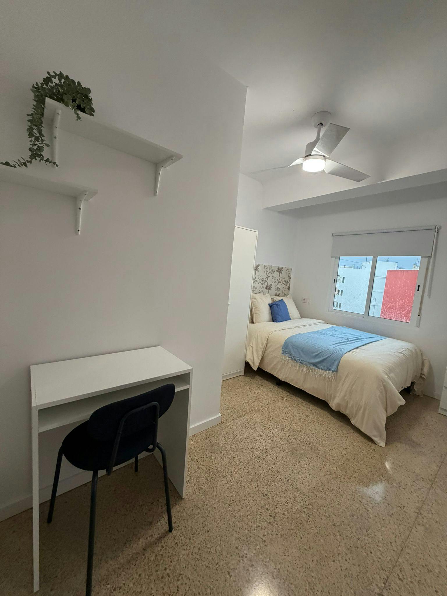 Privat rum att hyra för 290 € i månaden i Paterna, Carrer de la Mare de Déu del Pilar