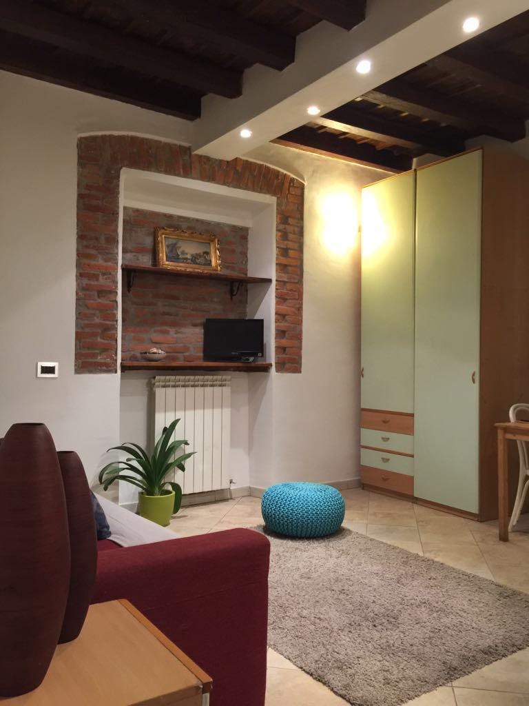 Apartment for rent for €900 per month in Milan, Via della Chiesa Rossa