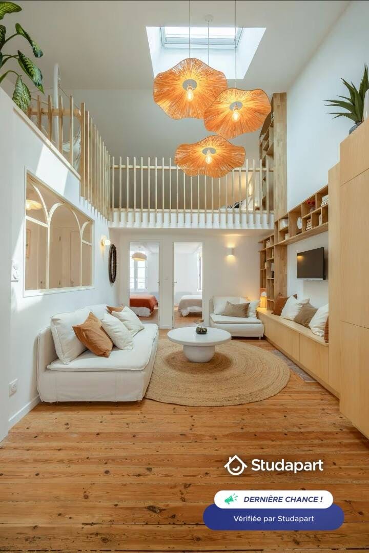 Apartment for rent for €1,410 per month in La Rochelle, Rue Saint-Nicolas