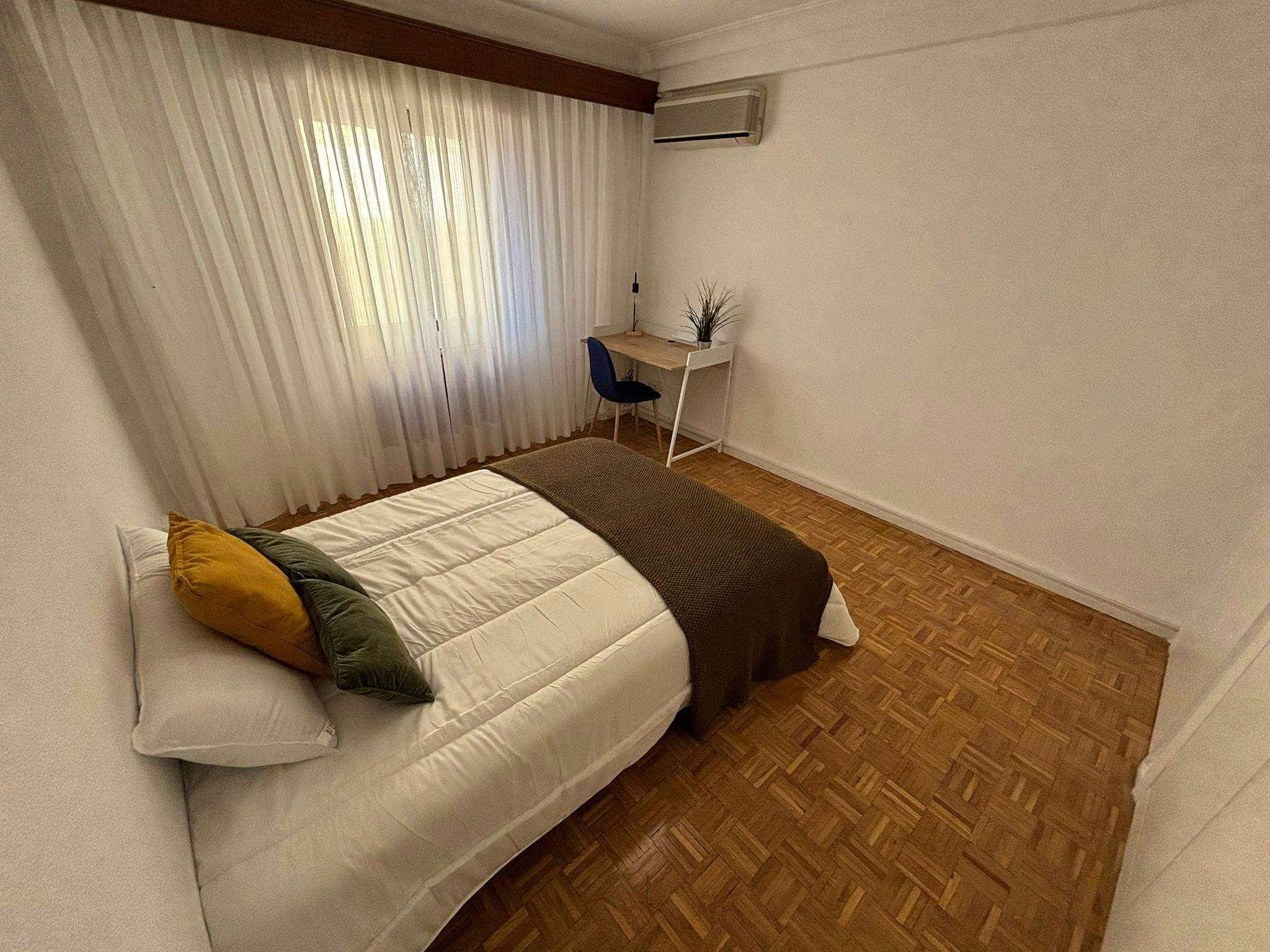 Paseo de Santa María de la Cabeza, Madrid preview