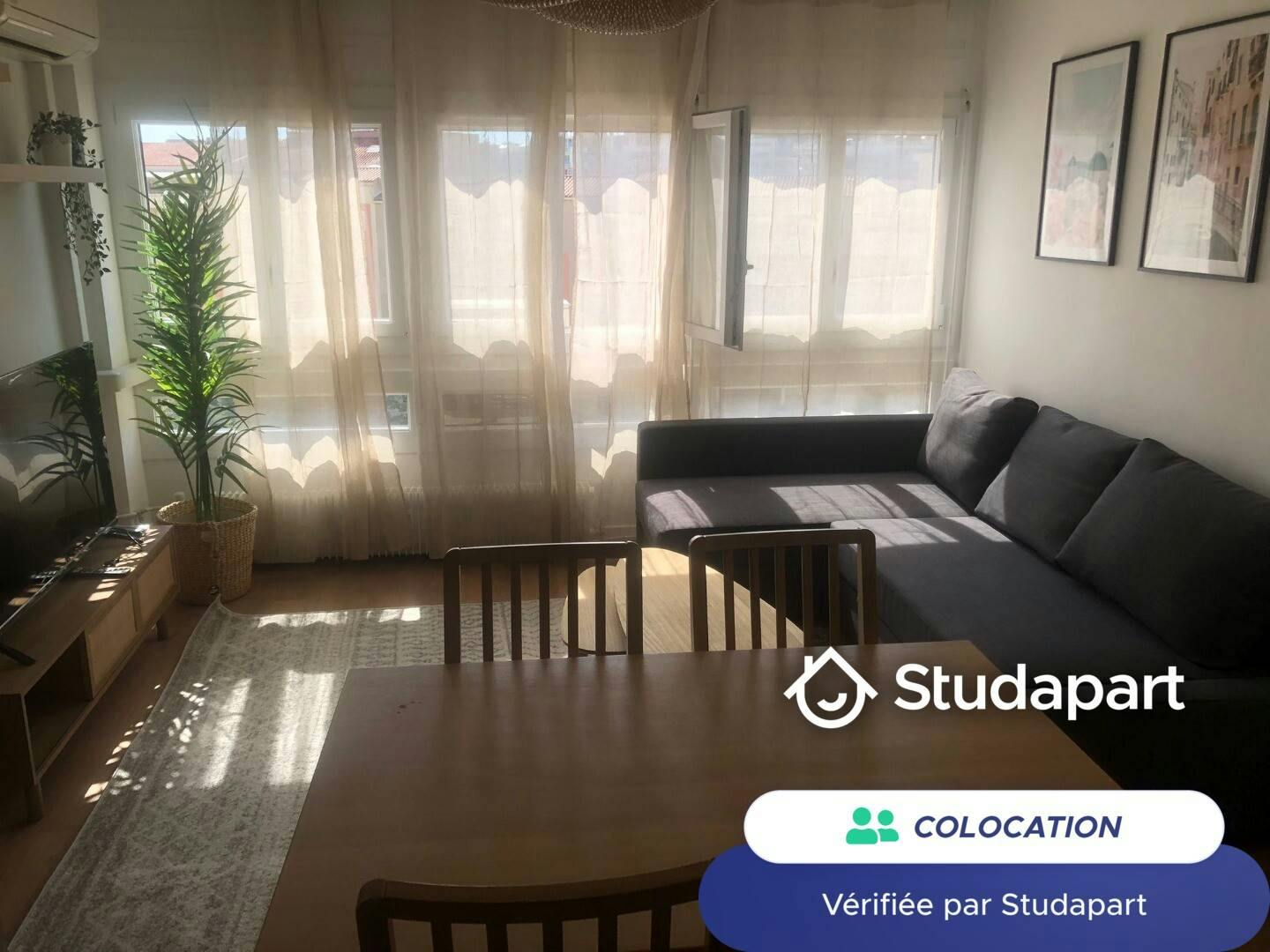 Private room for rent for €550 per month in Marseille, Avenue Jules Cantini