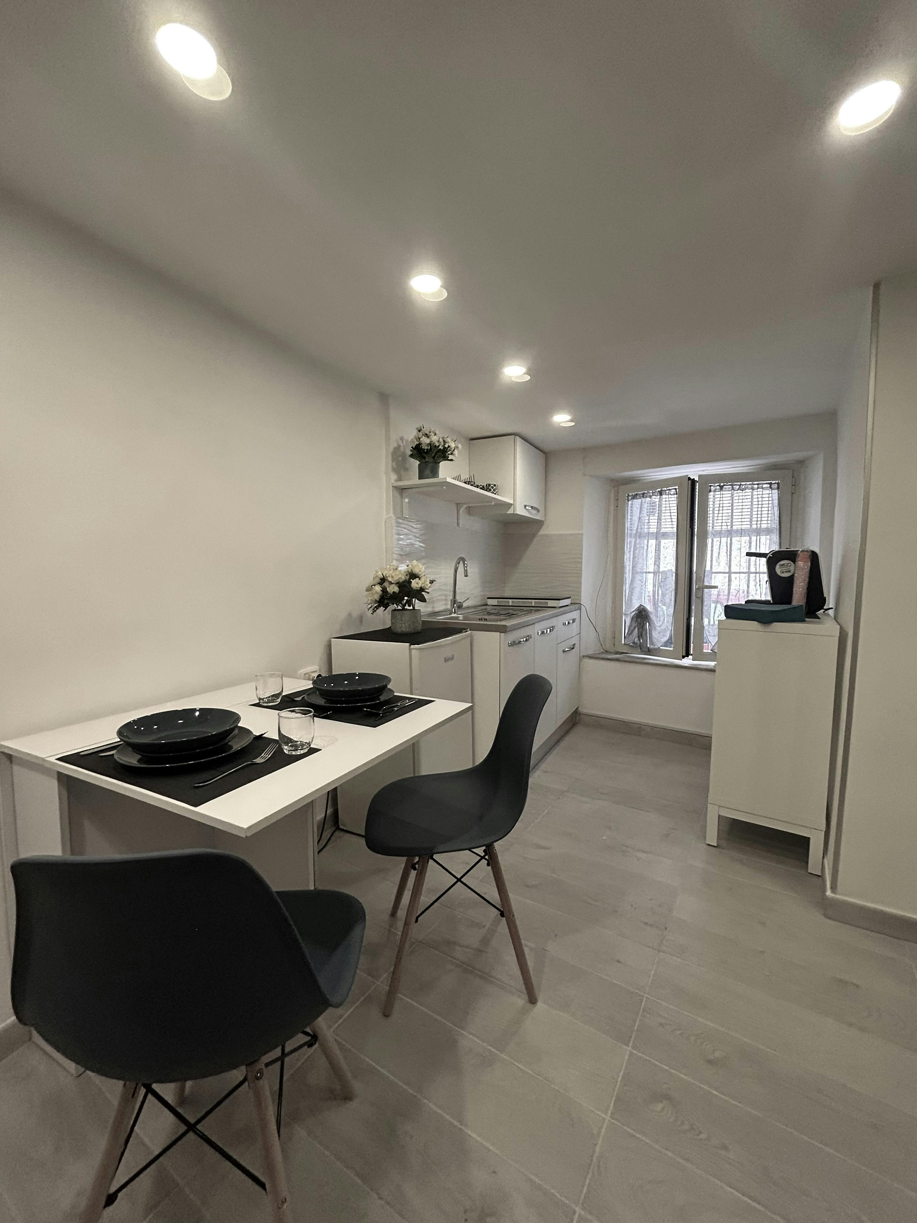 Lägenhet att hyra för 840 € i månaden i Naples, Via Giovanni Nicotera