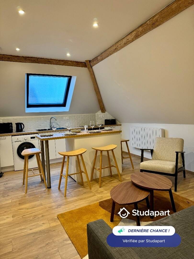 Appartement à louer pour 1 050 €/mois à Reims, Avenue de Laon