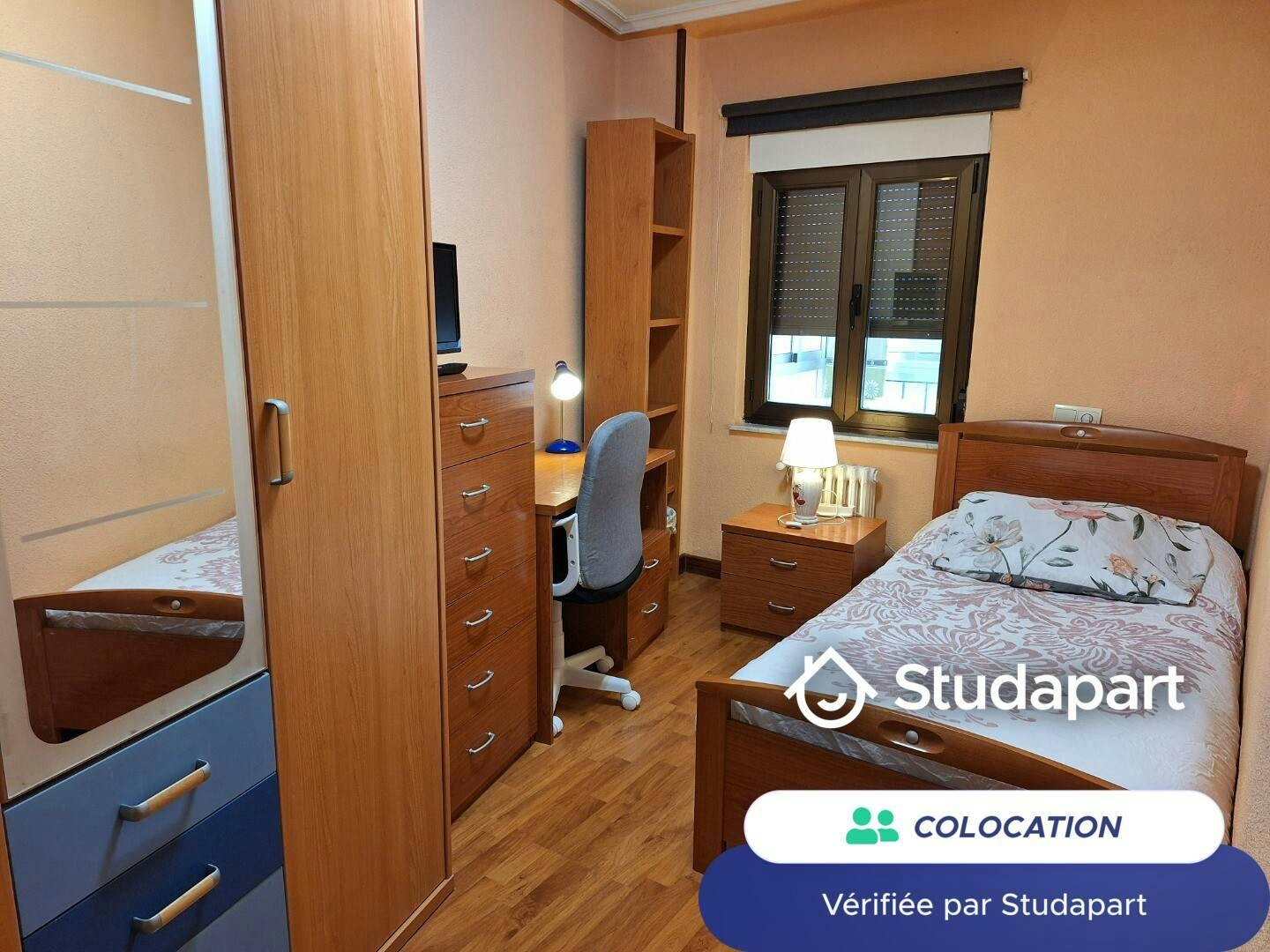 Private room for rent for €320 per month in Salamanca, Plaza de San Vicente