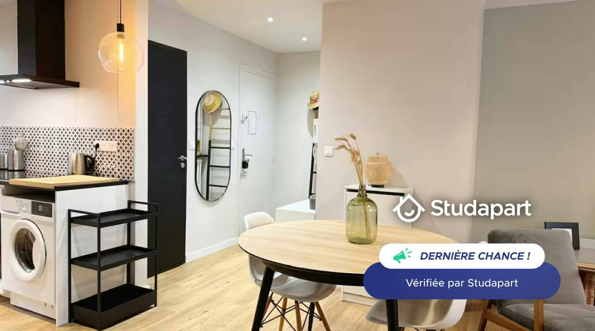 Apartment for rent for €1,300 per month in Toulon, Rue Danton