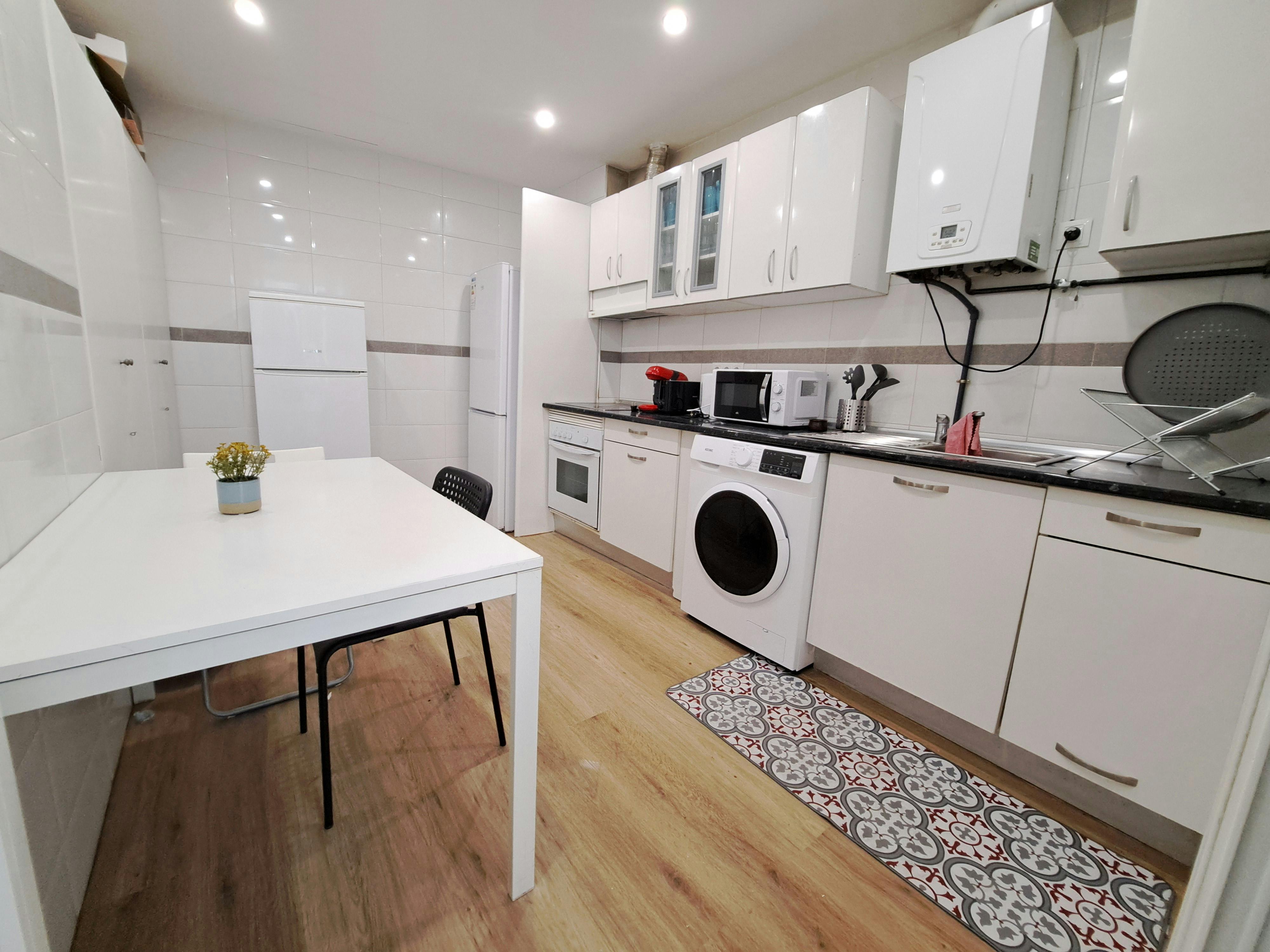 Single room Madrid, 1 bed, 8m² — photo 5
