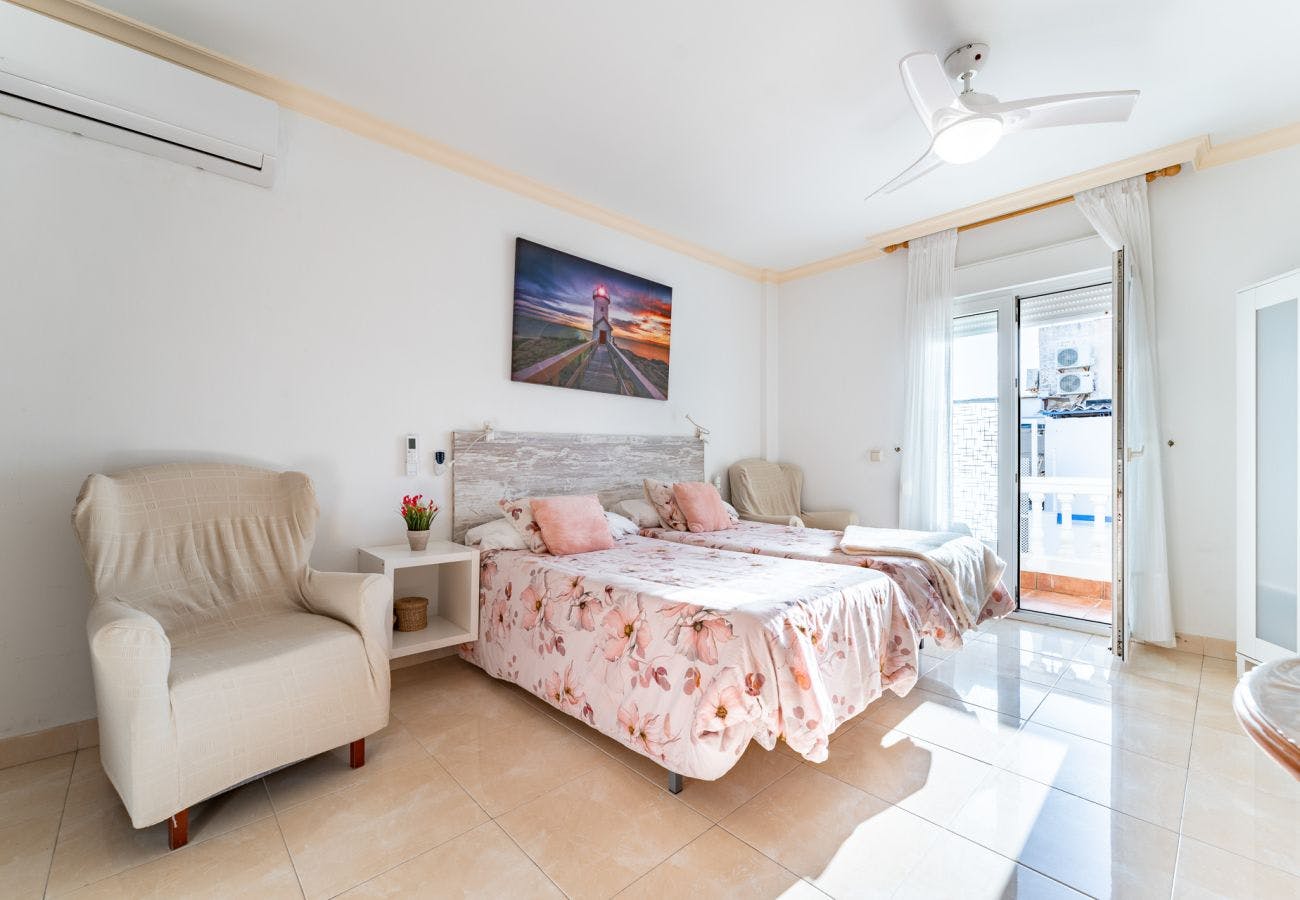 Wohnung zu mieten für 2.500 € pro Monat in Torremolinos, Calle Trocadero