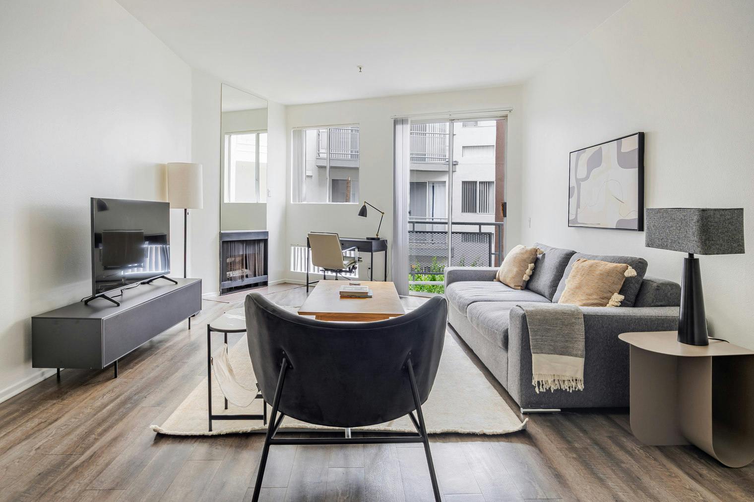 Lägenhet att hyra för $4,729 i månaden i Los Angeles, North Fuller Avenue